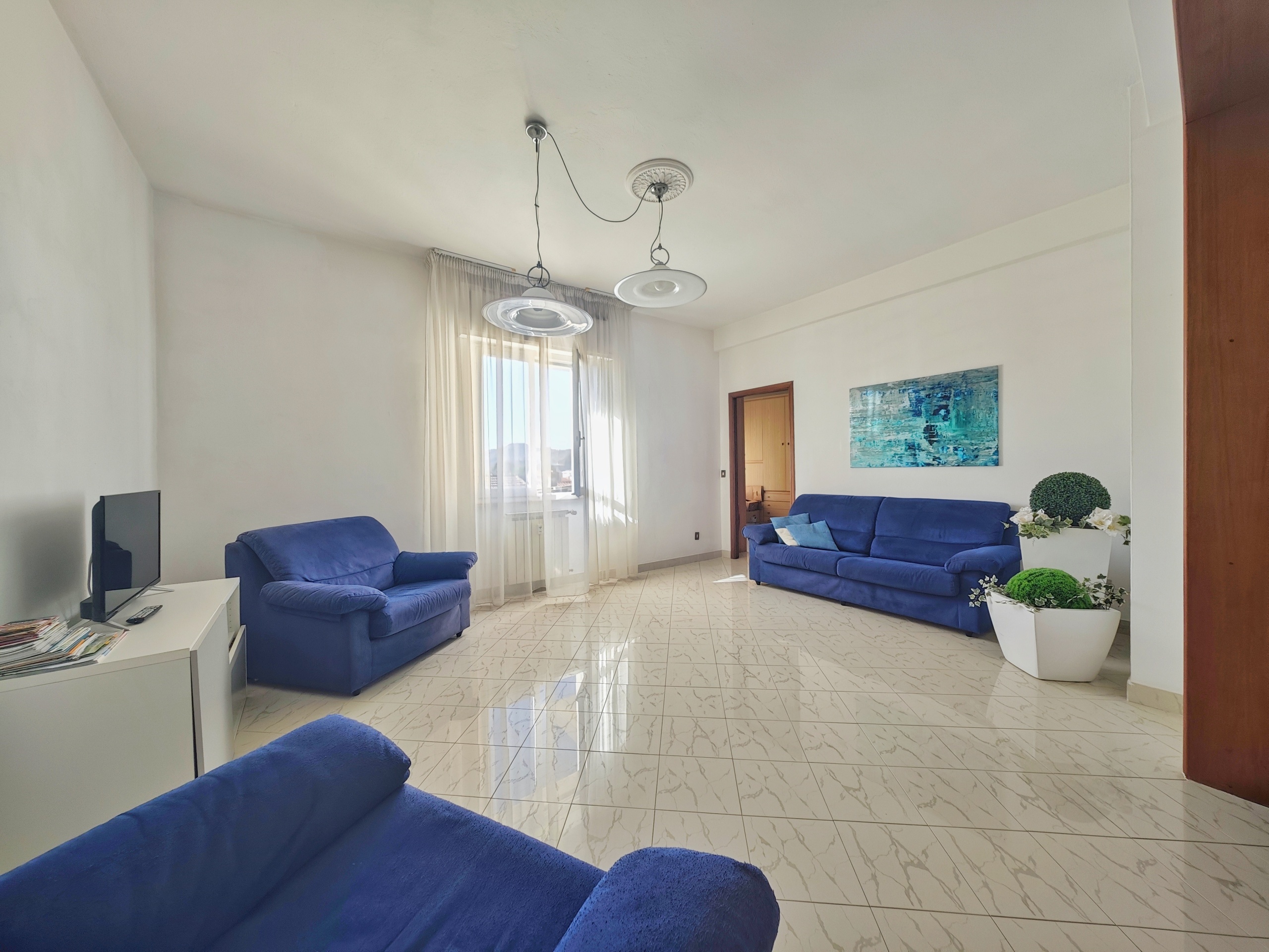 Appartamento con terrazzi in piazza giacomo matteotti 8, Sarzana