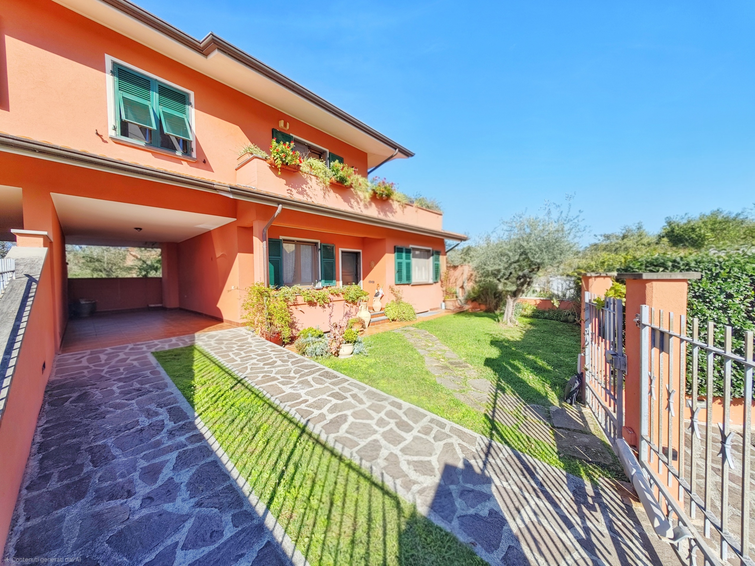 Villetta a schiera con giardino in via fonda 11, Fosdinovo