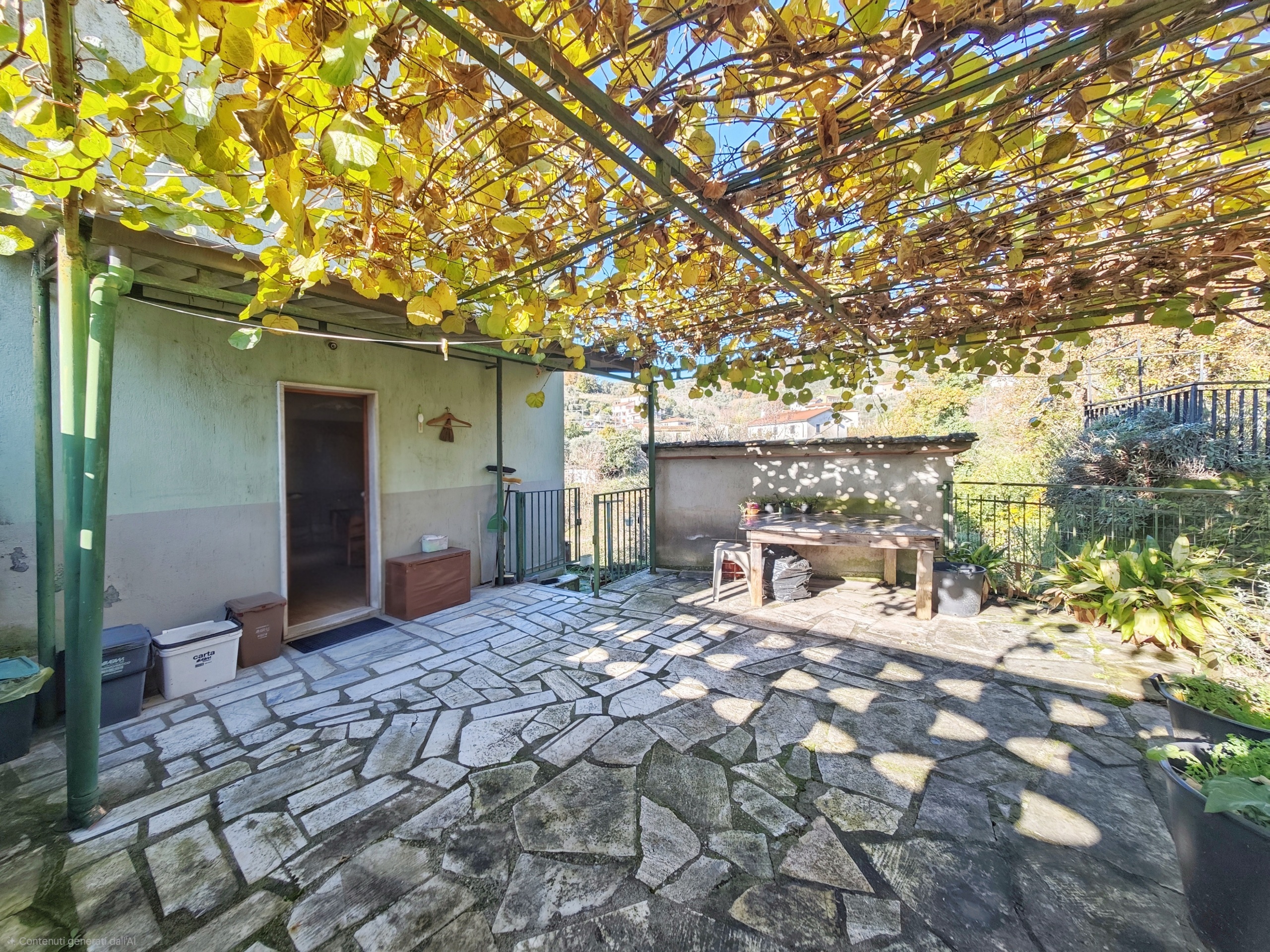 Casa indipendente con giardino in via della grillaia 5, Ortonovo