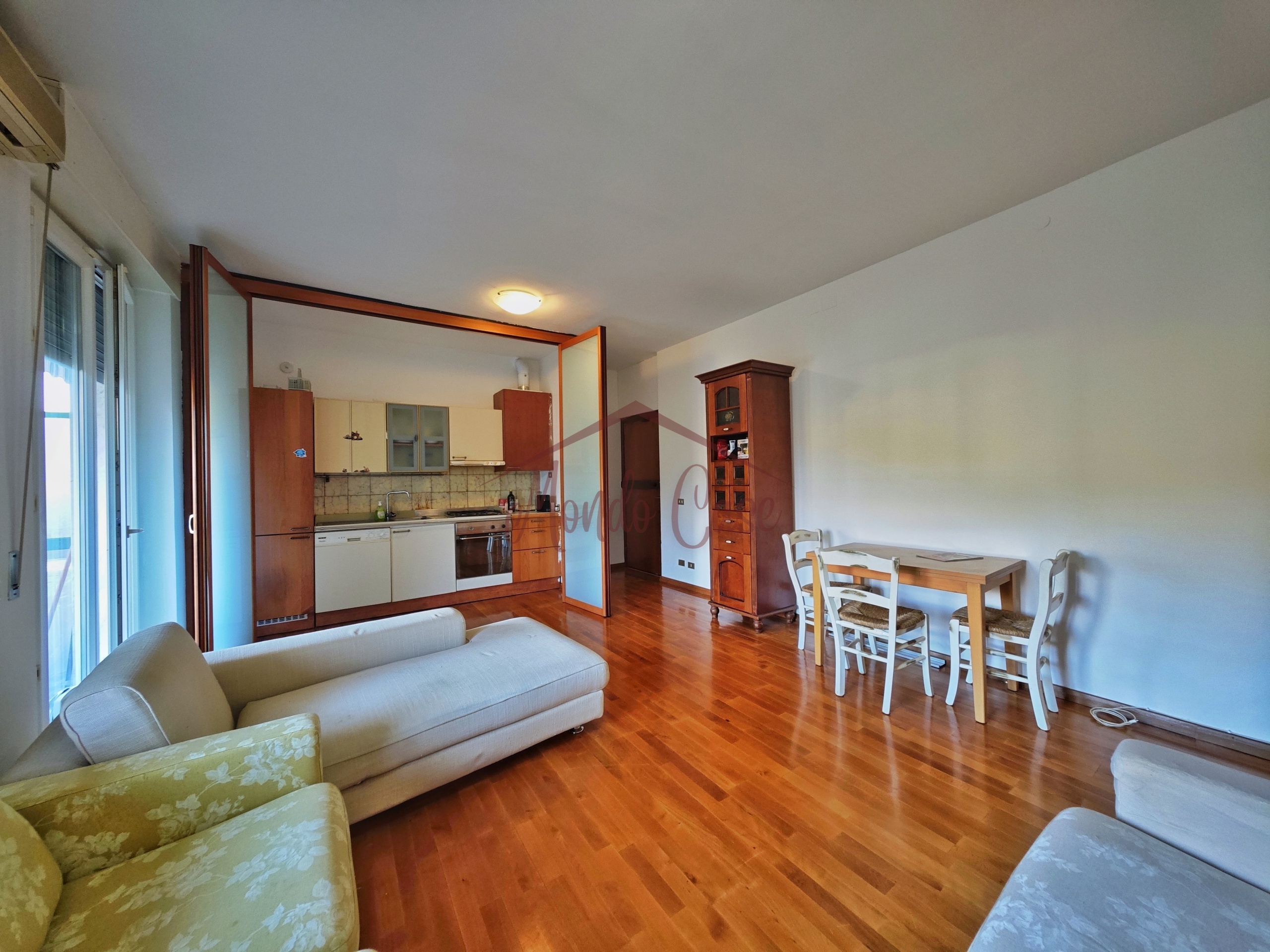 Bilocale con terrazzo in via b. gazzoli 141, Lerici