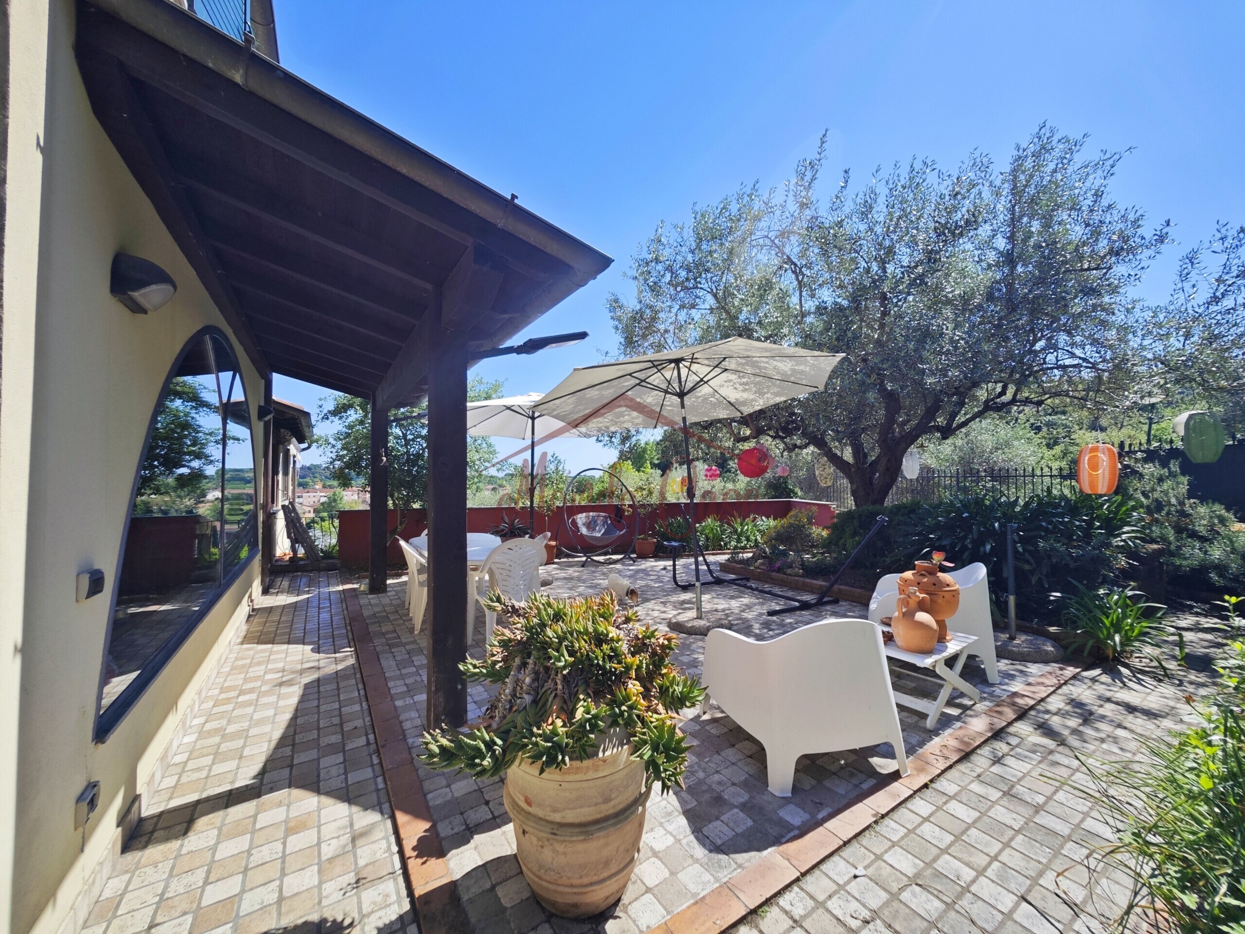 Villa con giardino in via canalburo 66 a, Sarzana