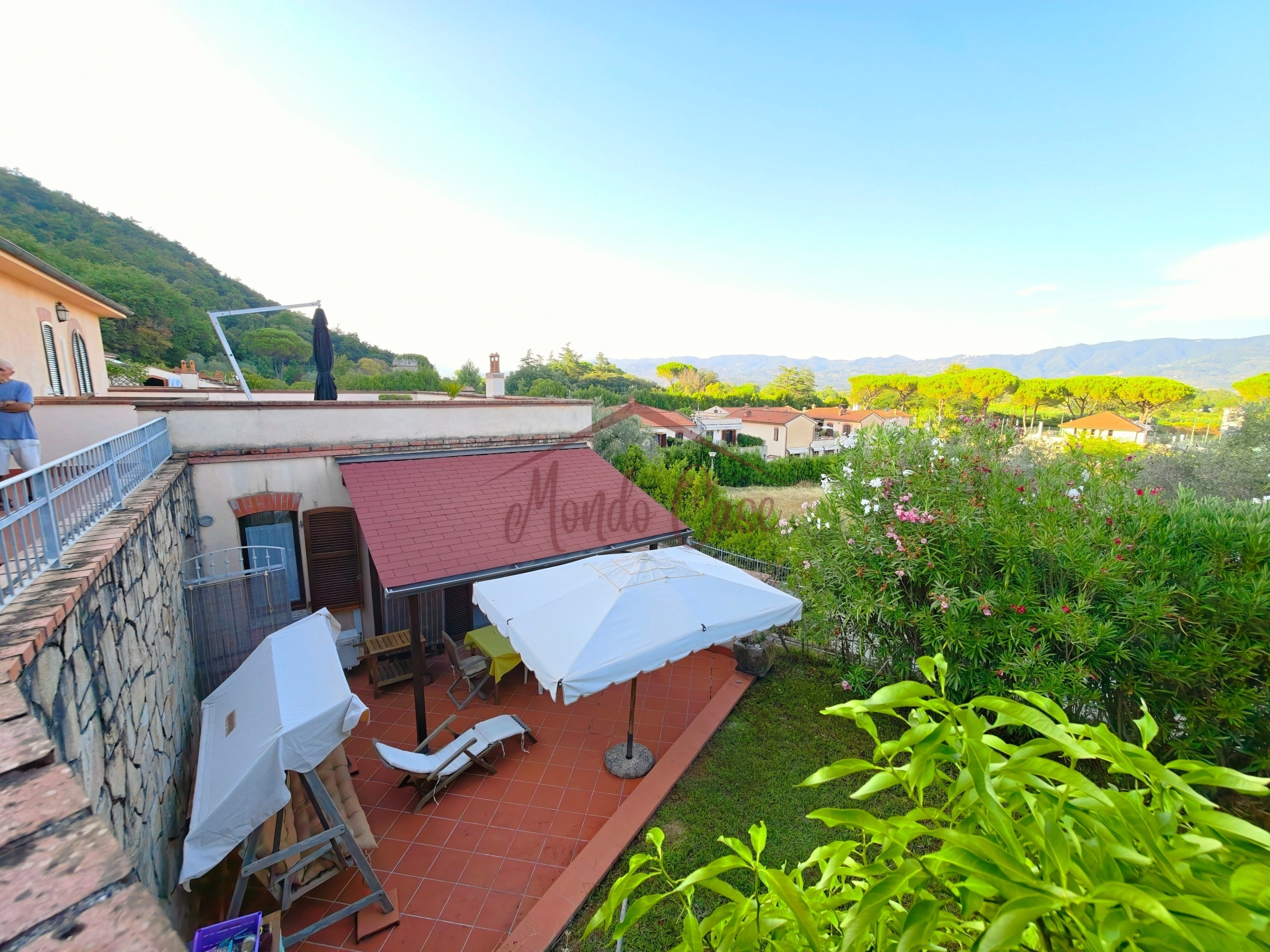 Casa indipendente con giardino in via camisano, Ameglia