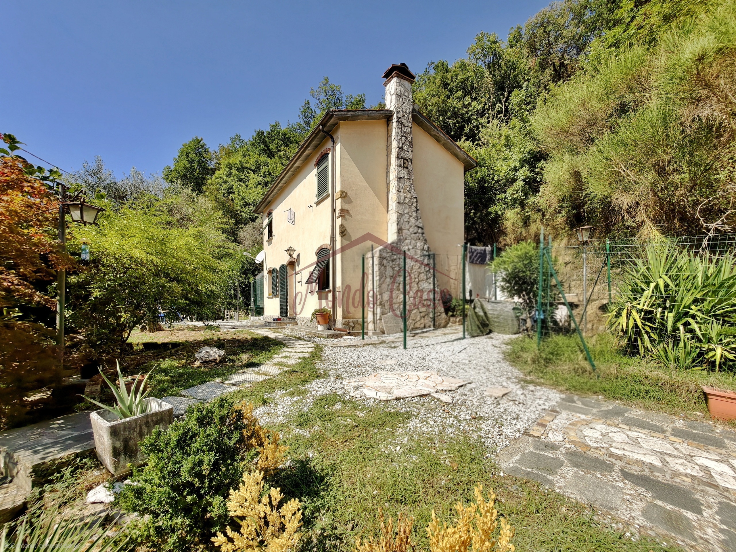 Casa indipendente con giardino in via fravizzola 32, Fosdinovo