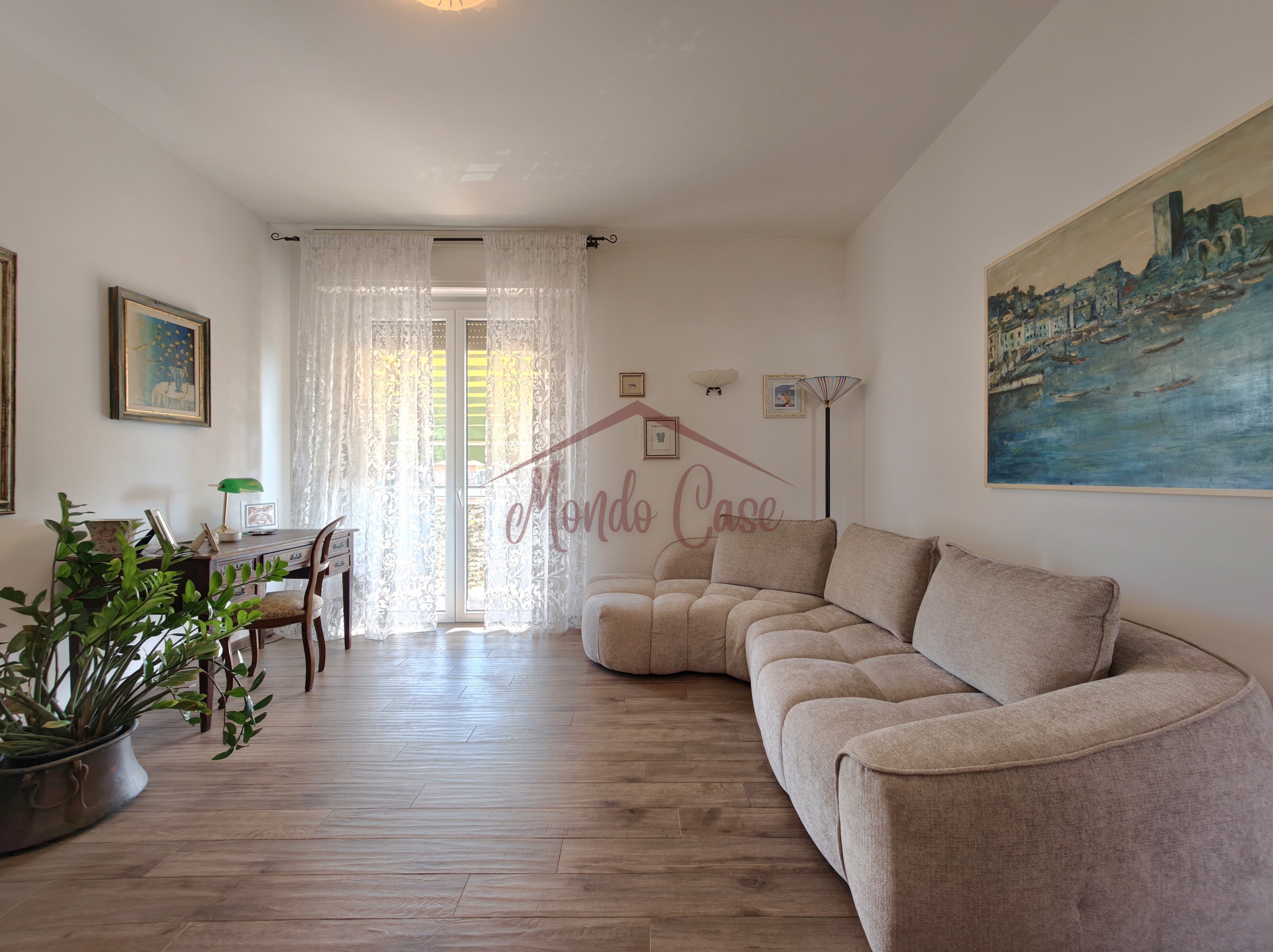 Attico con terrazzo, Sarzana centro