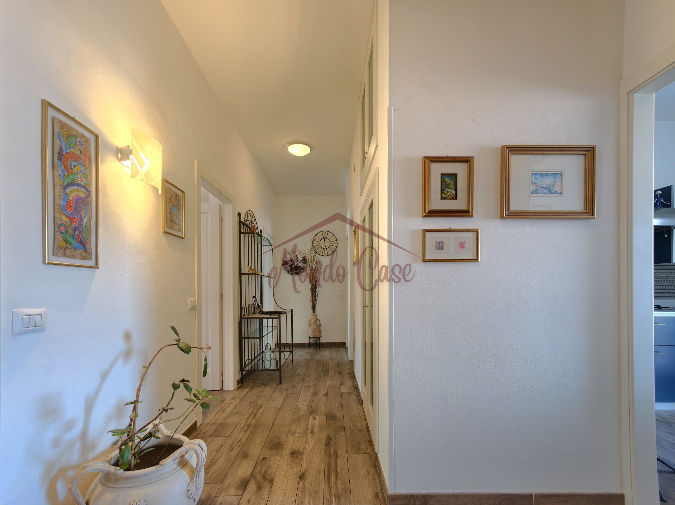 Attico con terrazzo, Sarzana centro