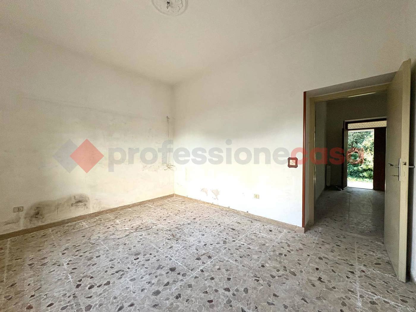 Quadrilocale con giardino a Terracina