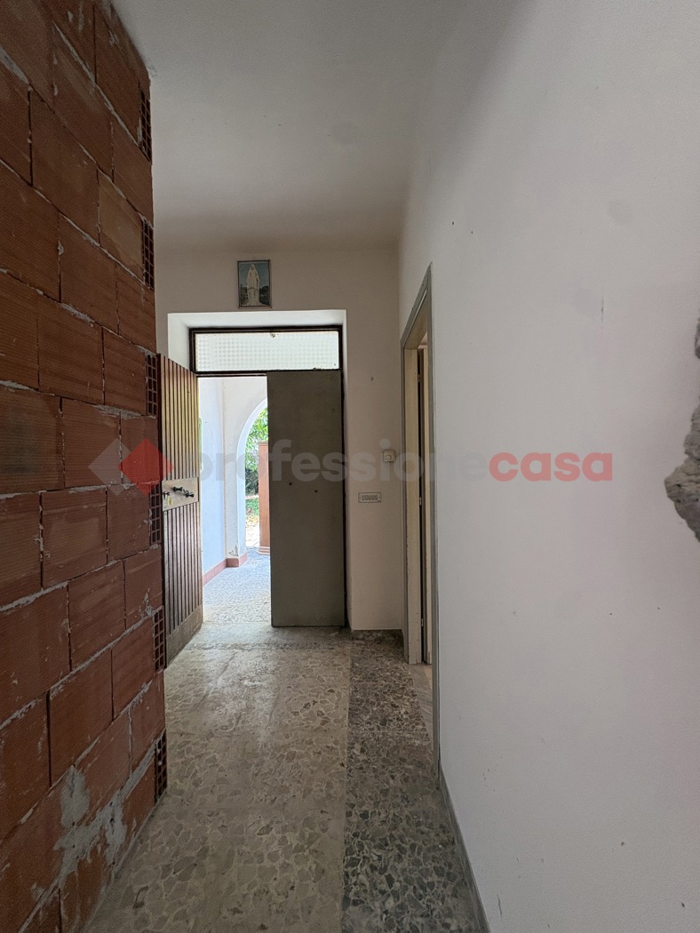 Casa indipendente con box doppio a San Felice Circeo
