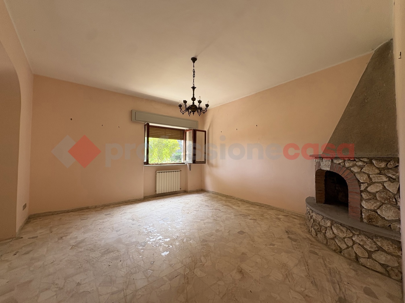 Casa indipendente con box doppio a San Felice Circeo