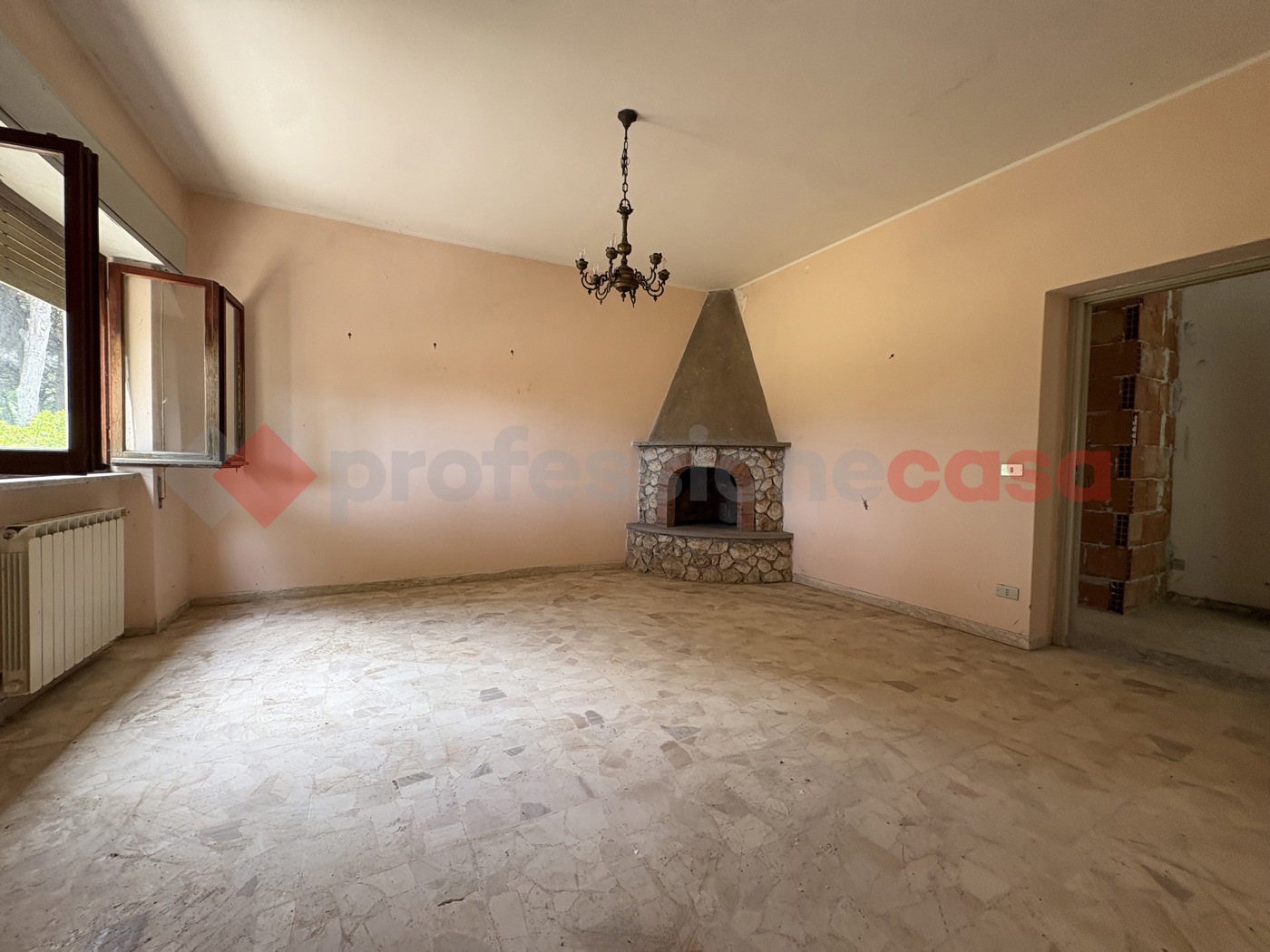 Casa indipendente con box doppio a San Felice Circeo