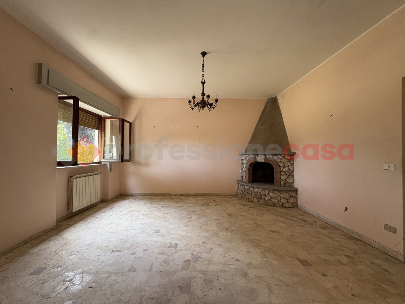 Casa indipendente con box doppio a San Felice Circeo