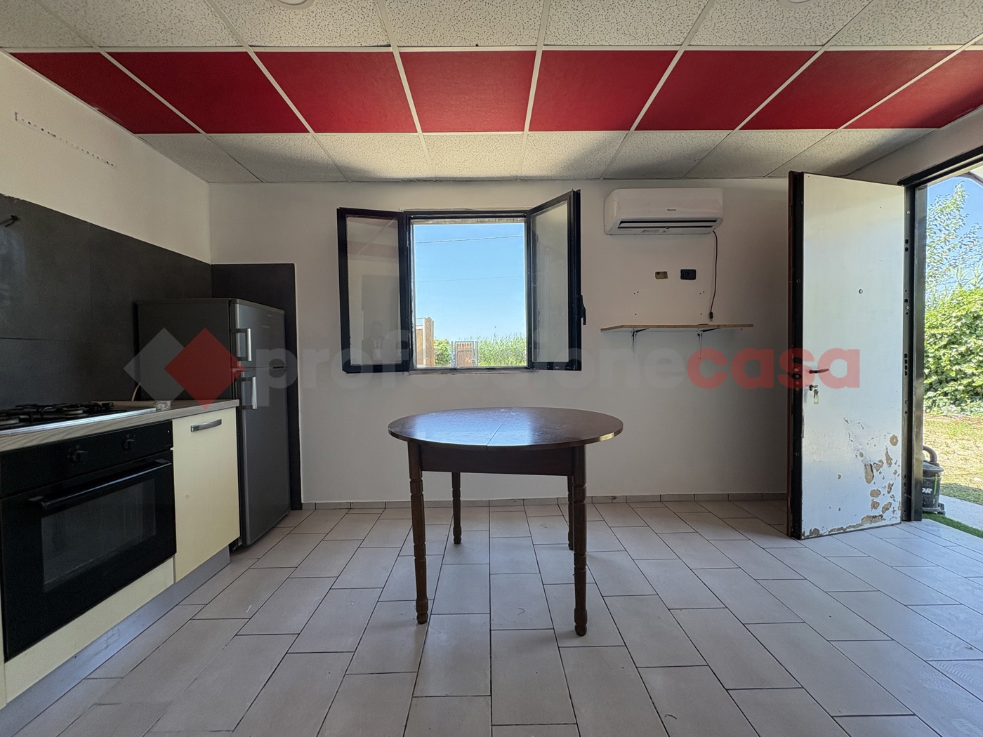 Casa indipendente con box doppio a Terracina