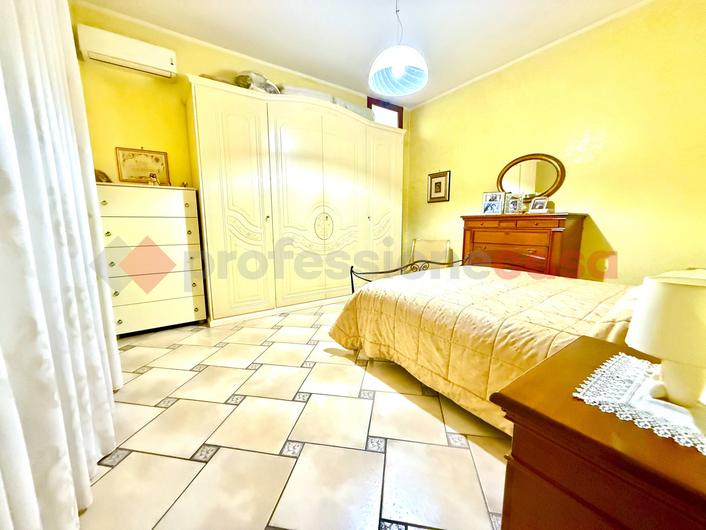 Quadrilocale con box a Acerra