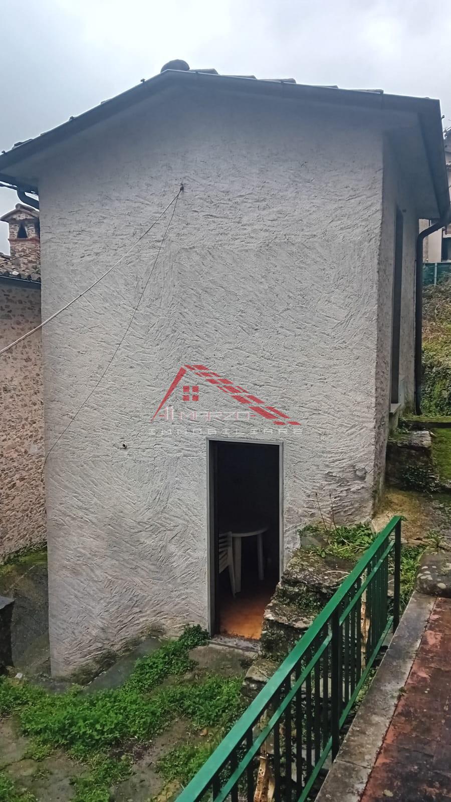 Casa indipendente da ristrutturare a Seravezza