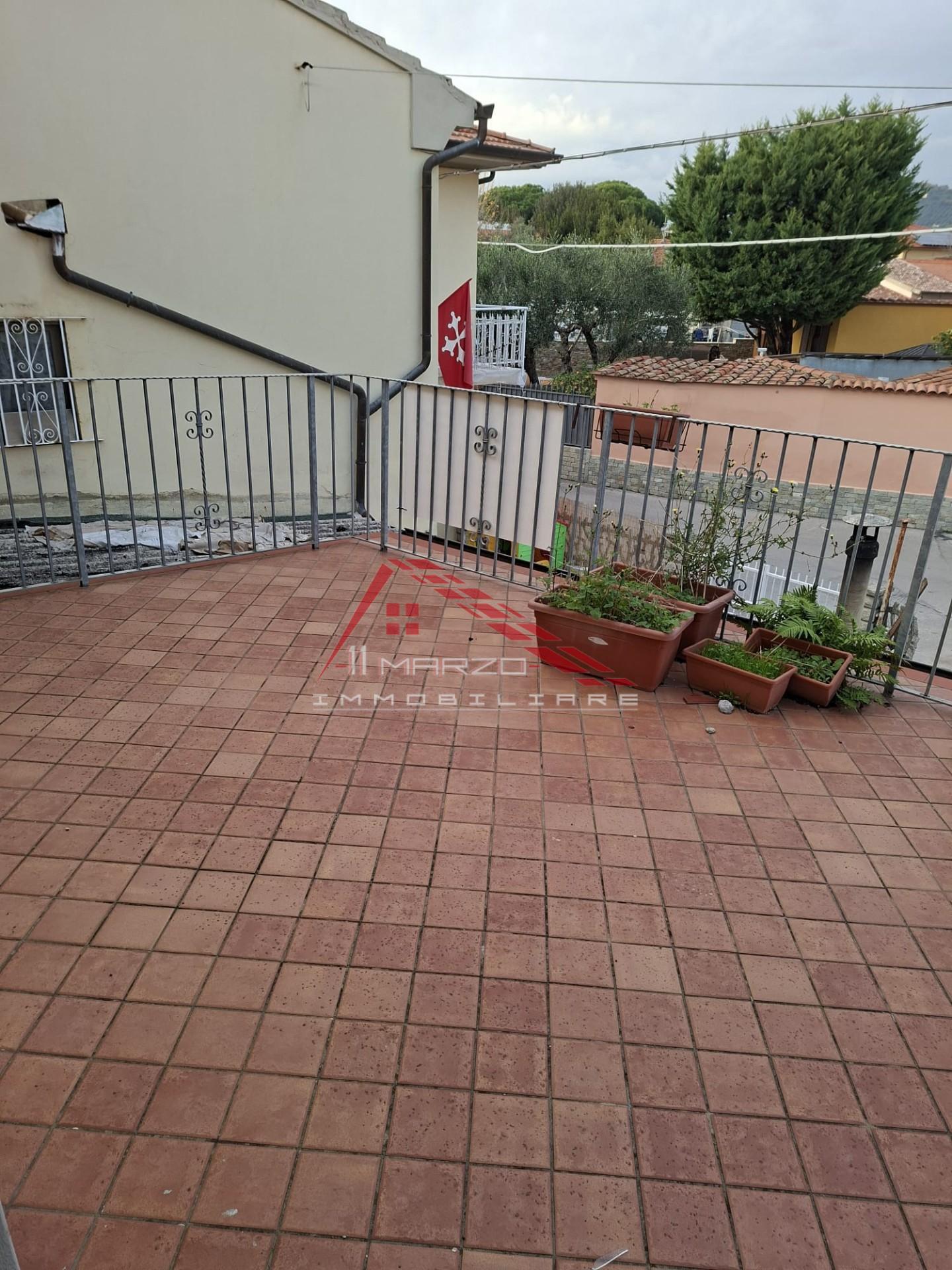 Casa indipendente con terrazzi a Vecchiano