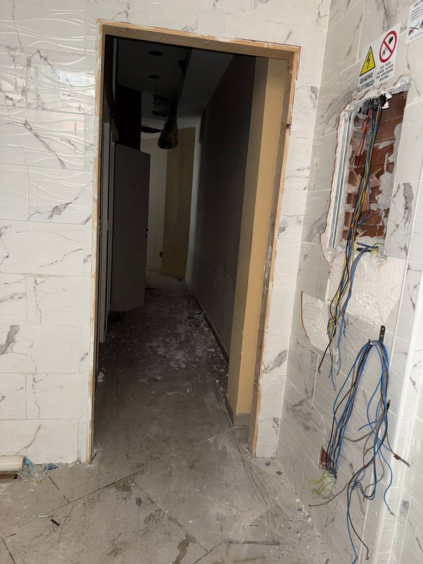 Locale commerciale in affitto a Salerno, PASTENA