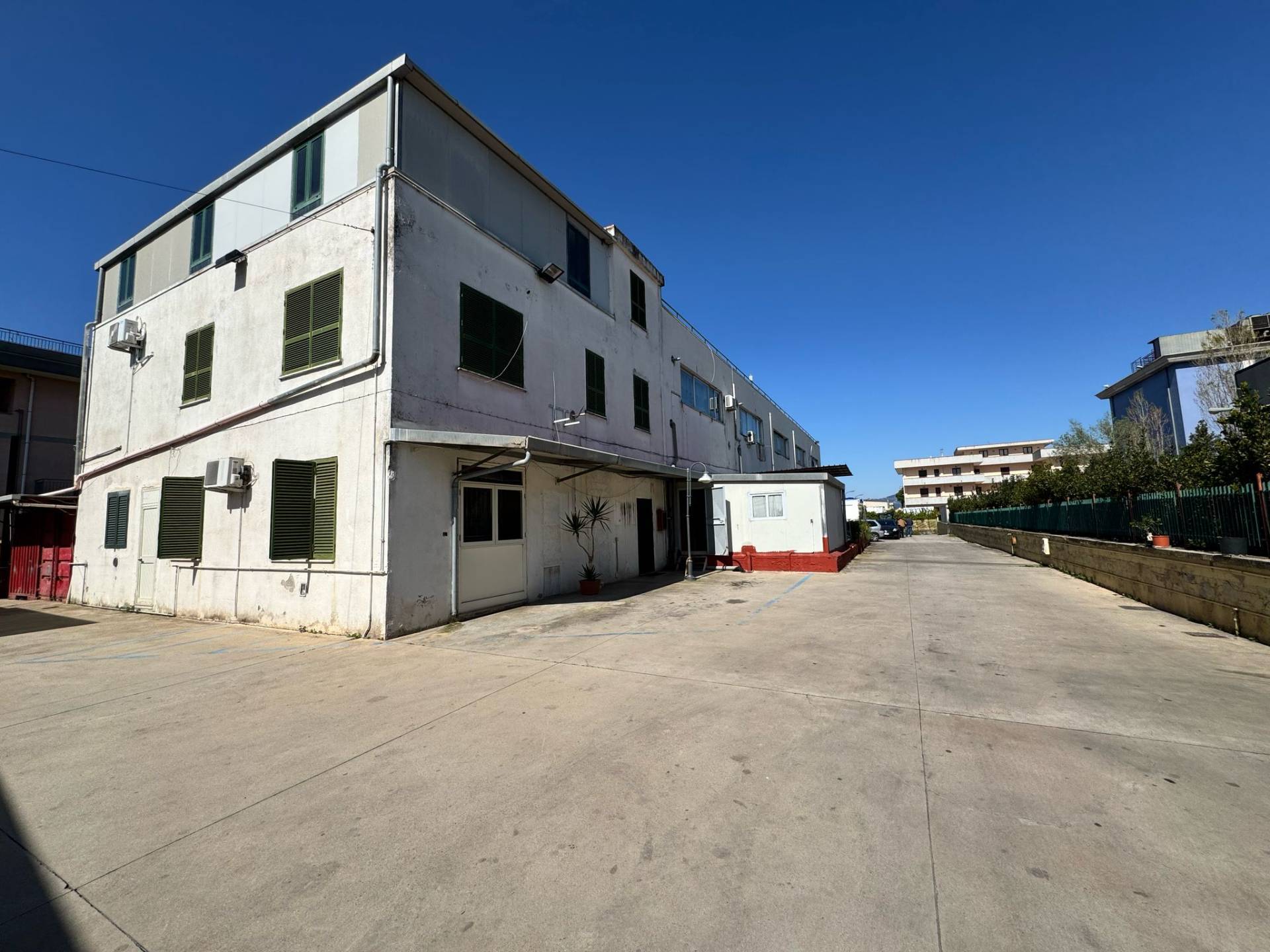 Capannone in vendita a Salerno, INDUSTRIALE