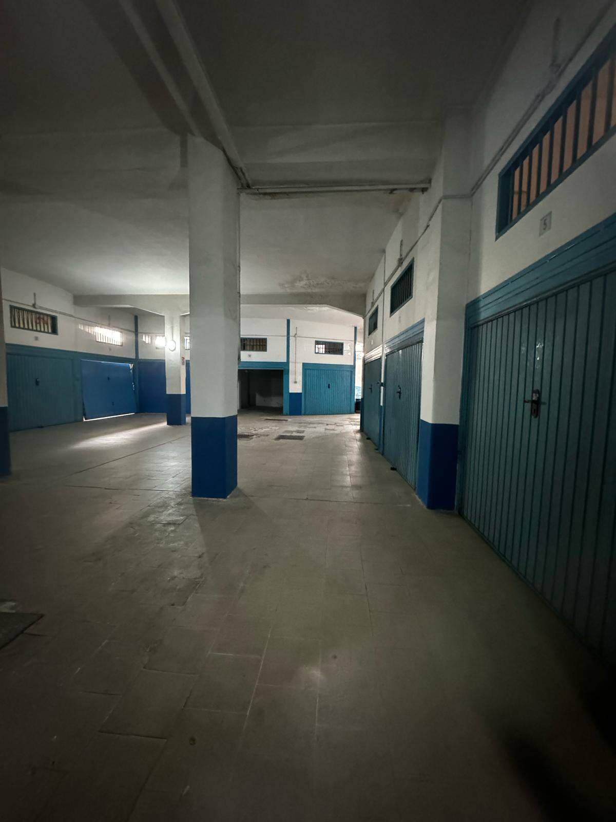 Box o garage in vendita a Salerno