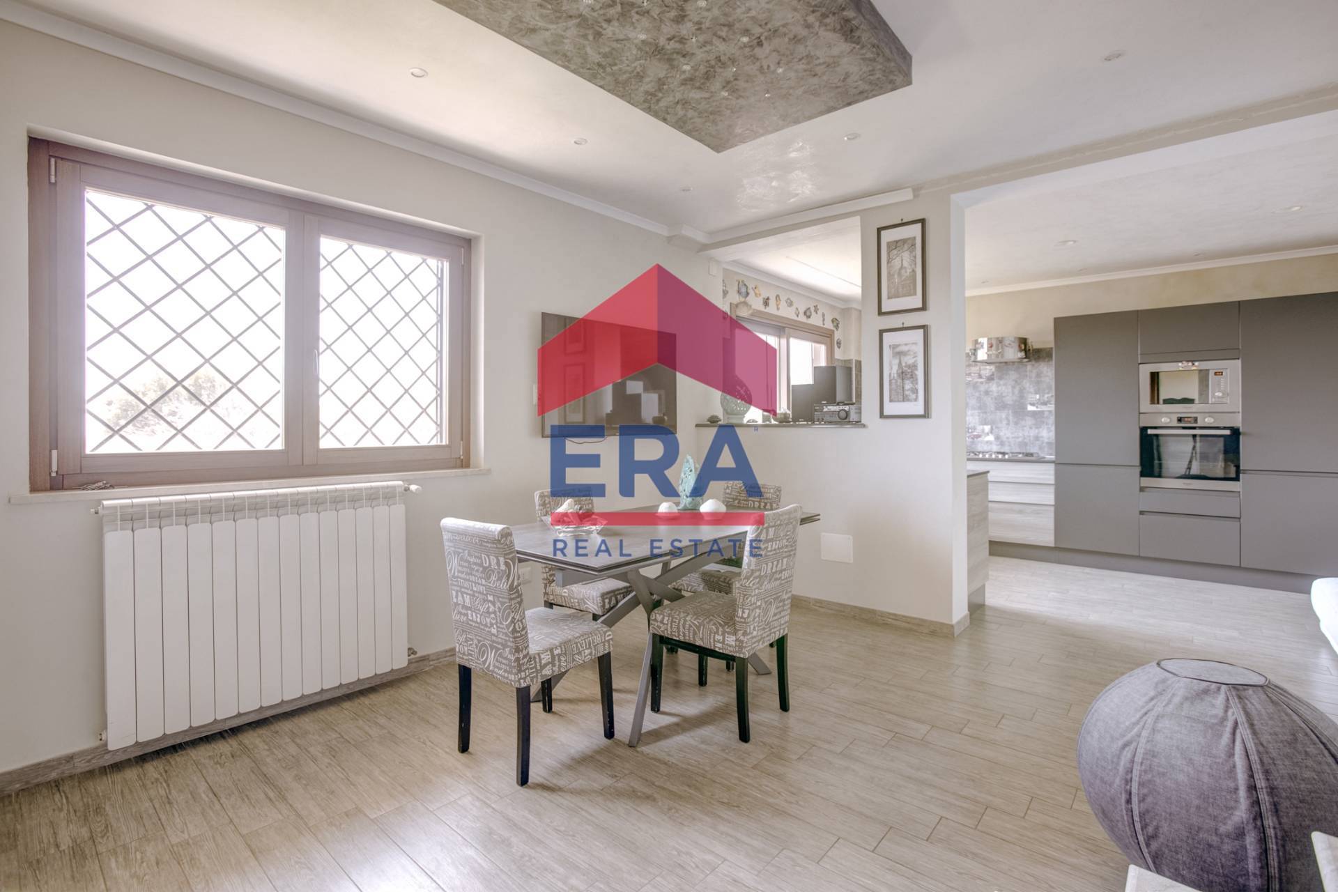 Villa o villino in vendita a Pomezia, Campo Jemini