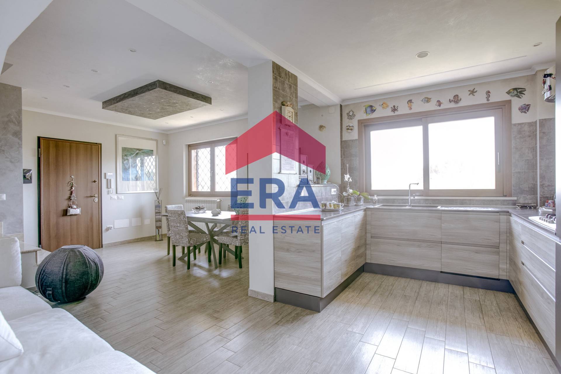 Villa o villino in vendita a Pomezia, Campo Jemini