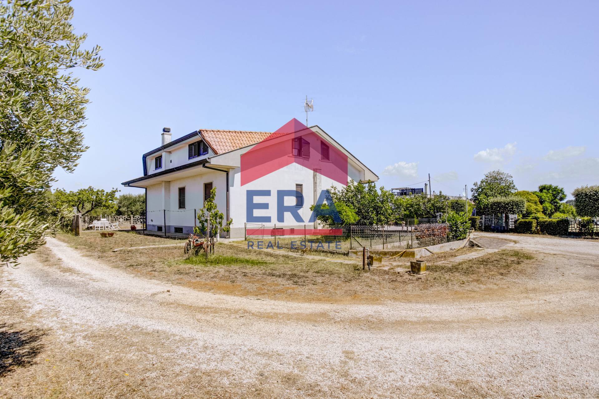 Villa singola in vendita a Pomezia