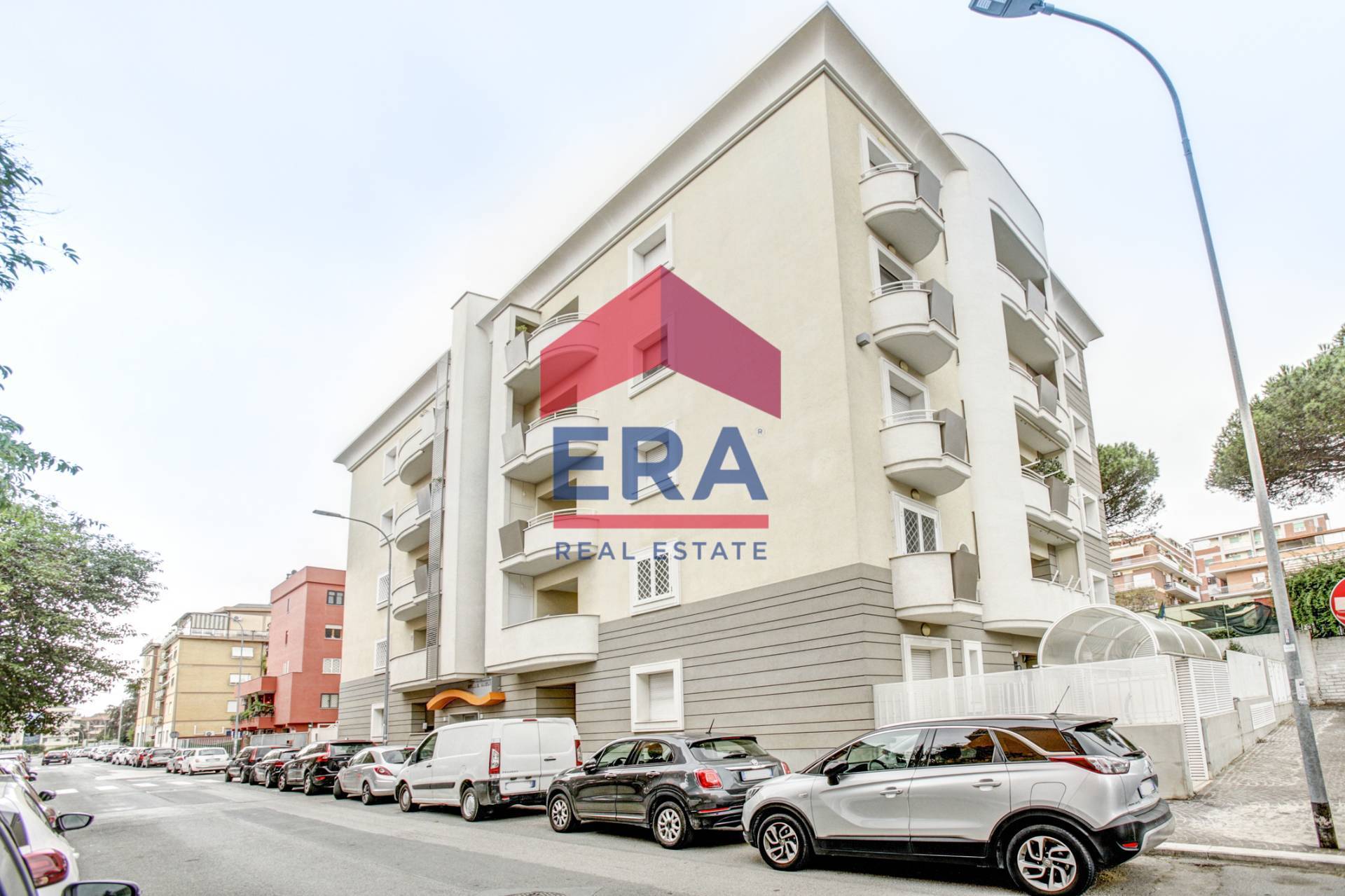 Appartamento in vendita a Pomezia, Centro