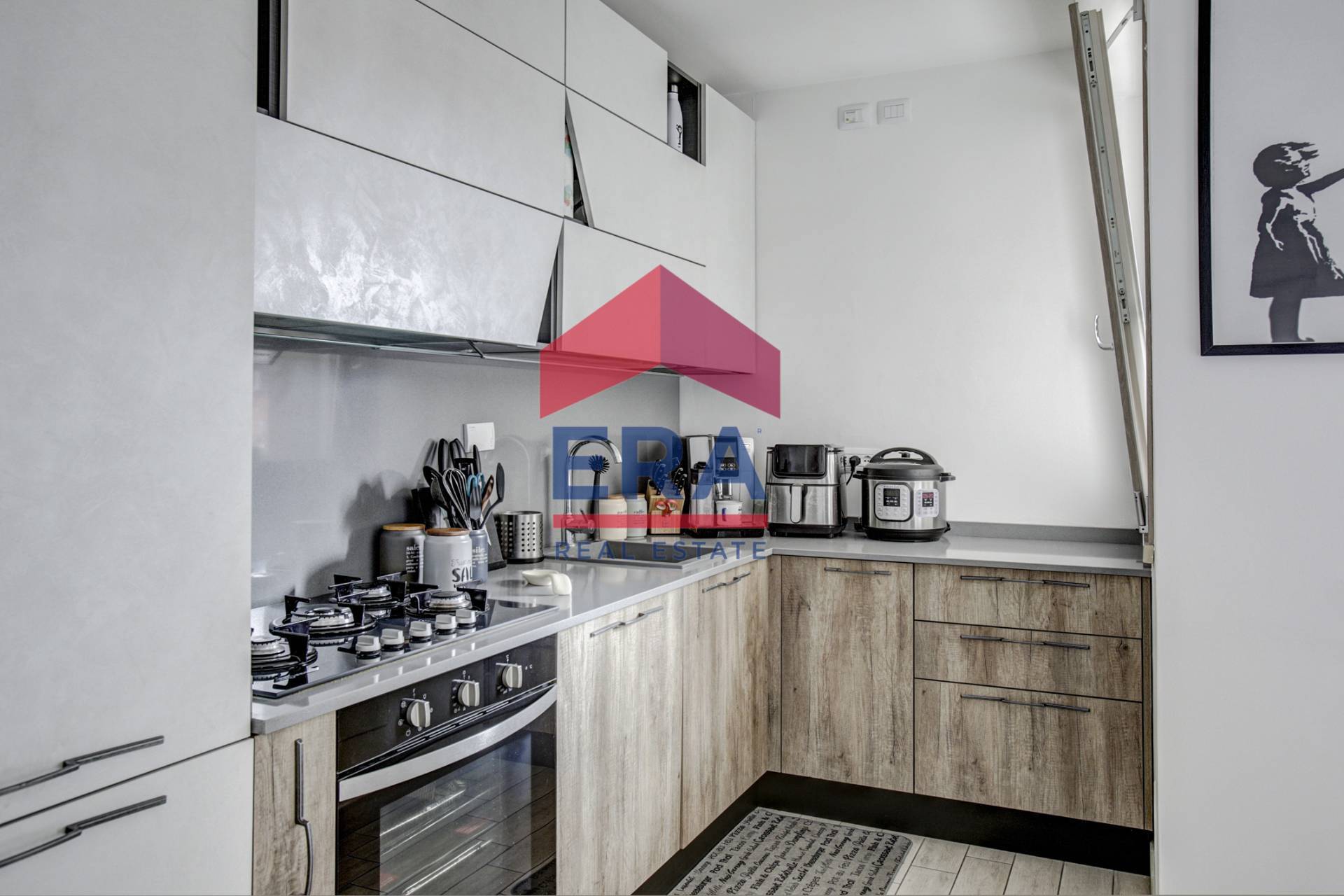 Appartamento in vendita a Pomezia, Centro