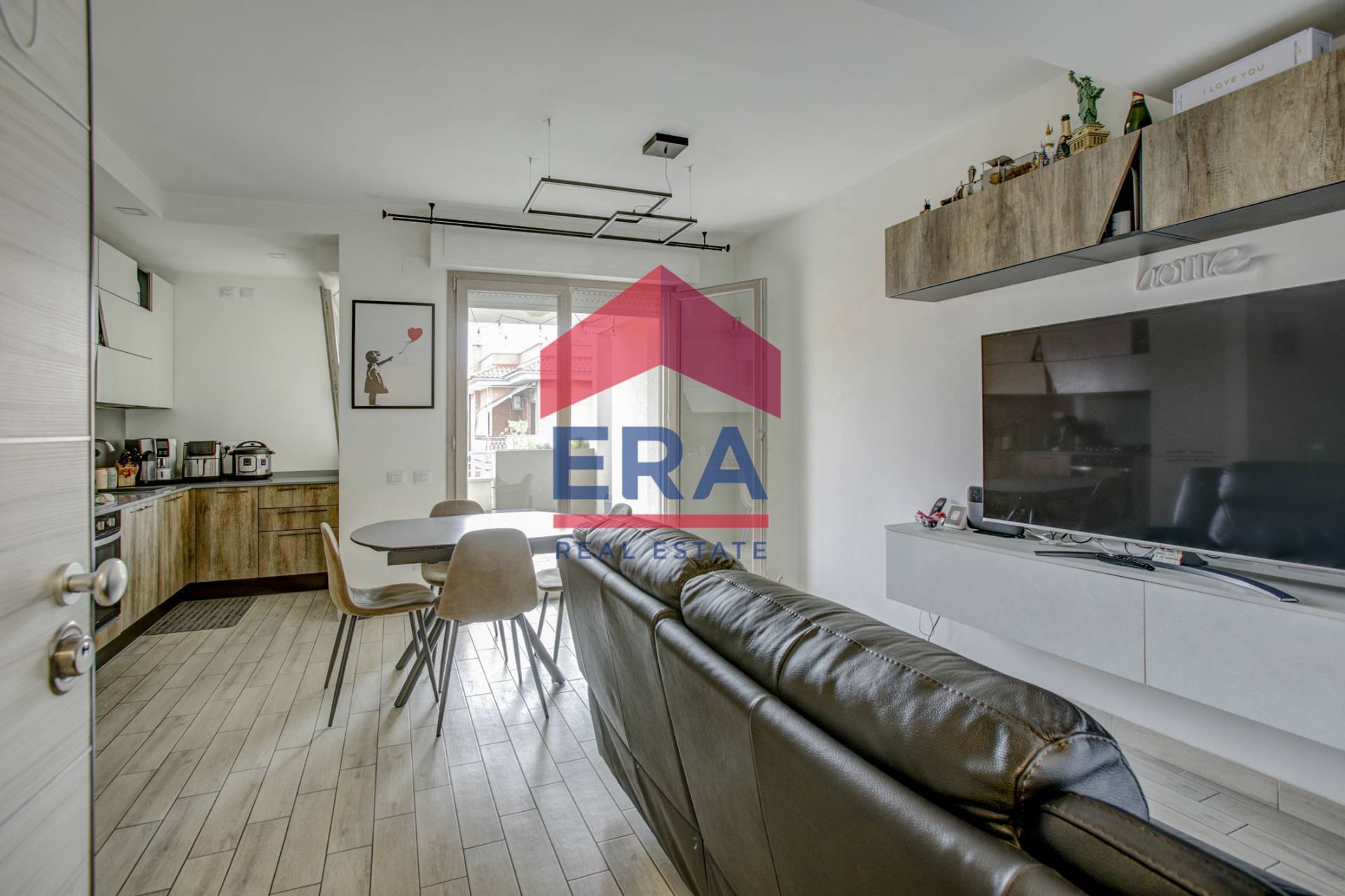 Appartamento in vendita a Pomezia, Centro