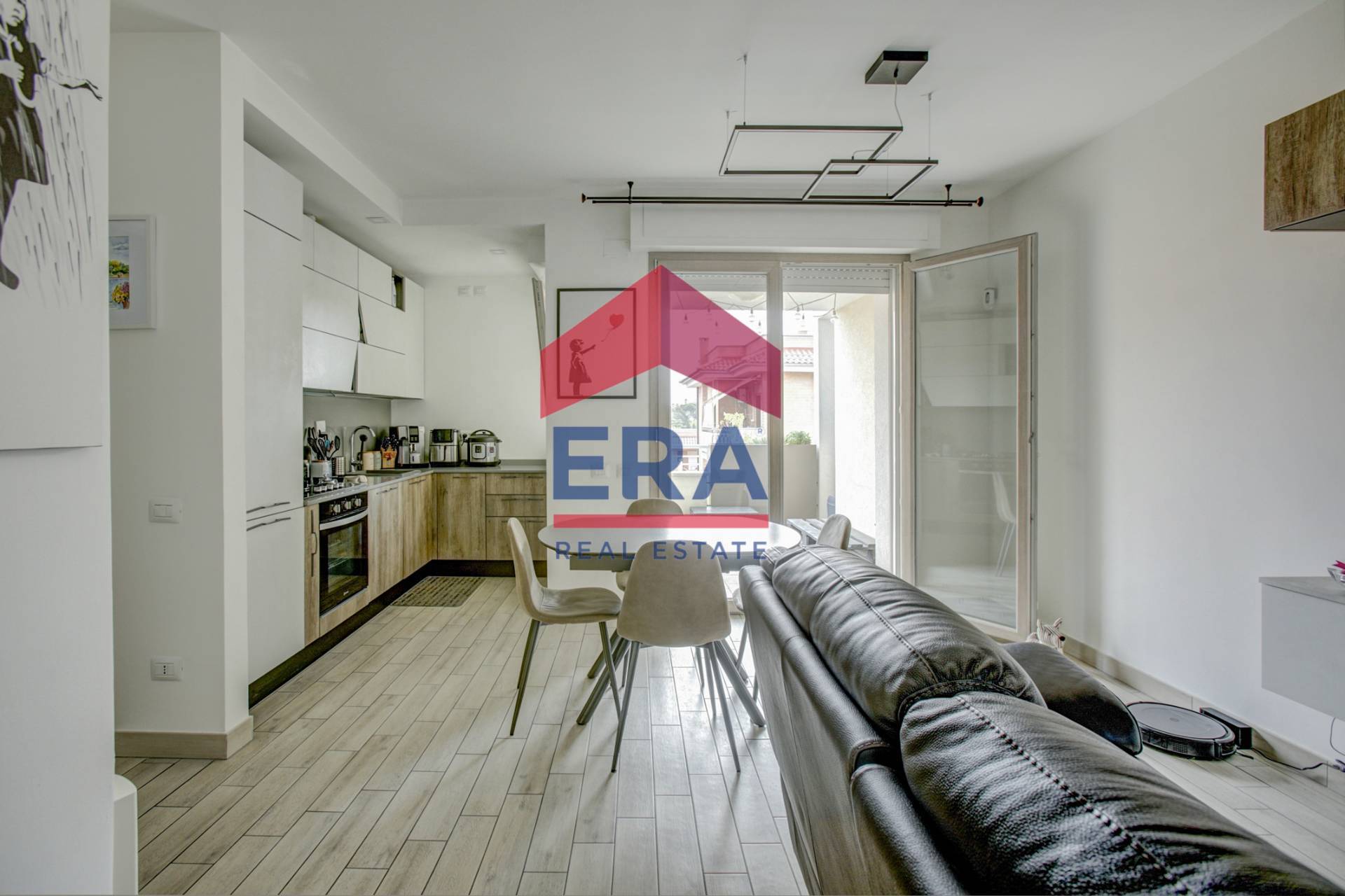 Appartamento in vendita a Pomezia, Centro