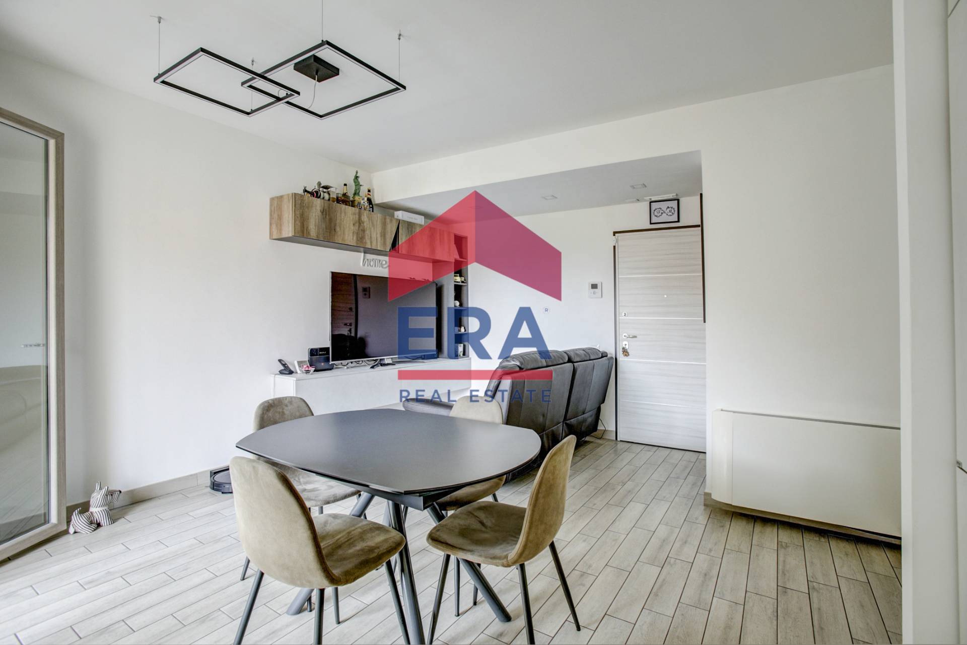 Appartamento in vendita a Pomezia, Centro