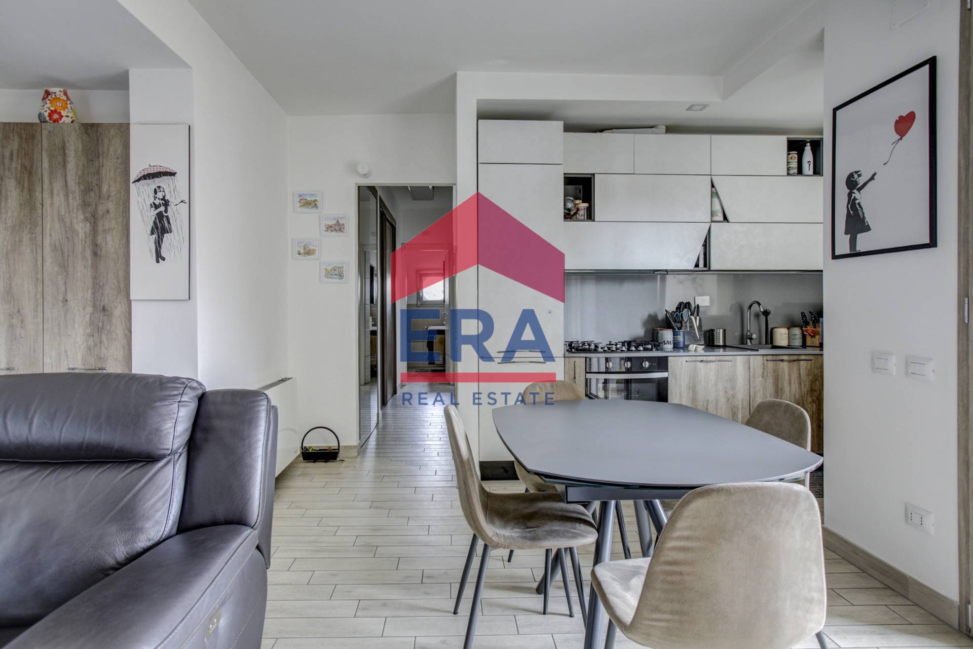 Appartamento in vendita a Pomezia, Centro