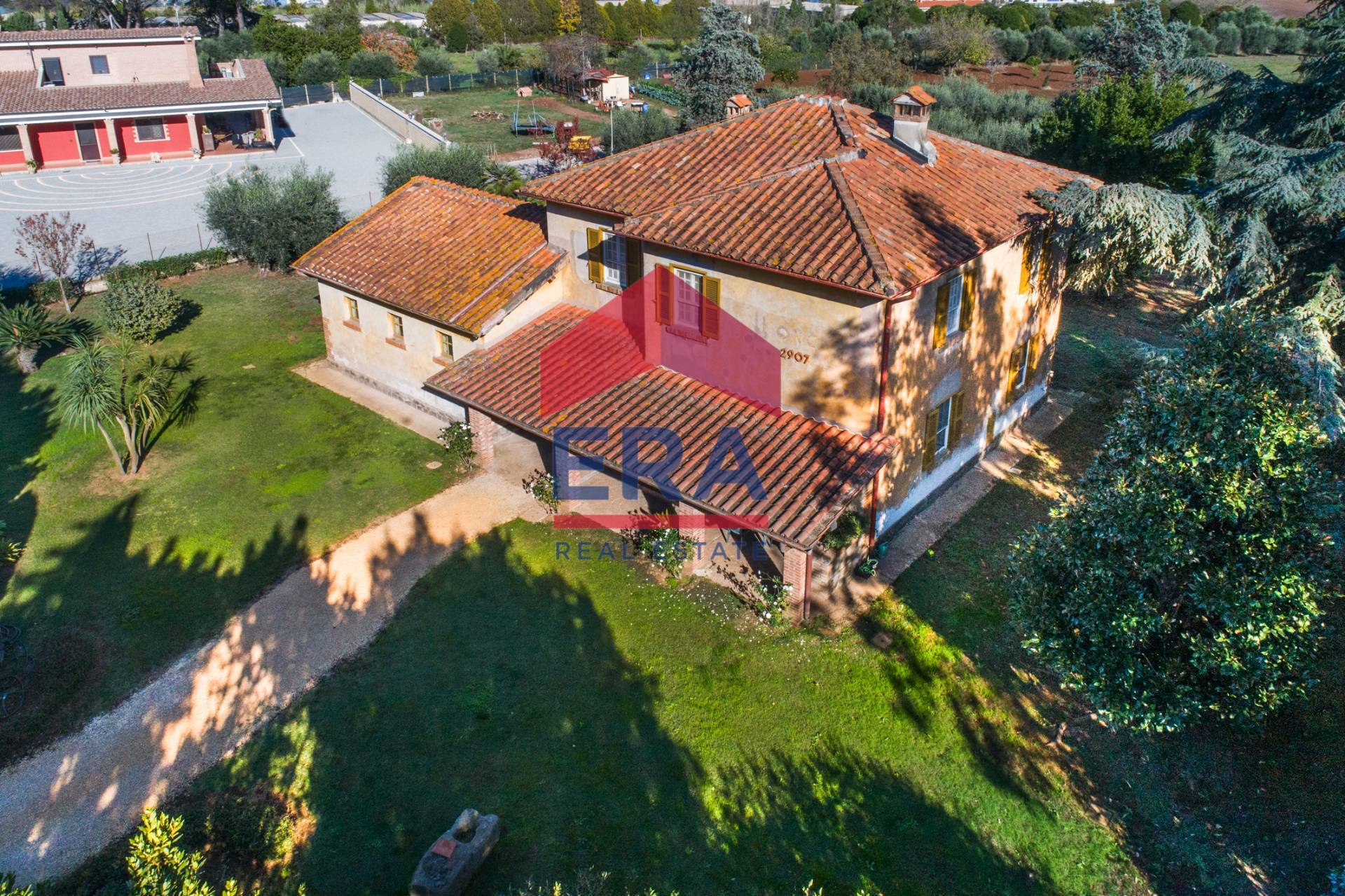 Cascina/Casale in vendita a Pomezia