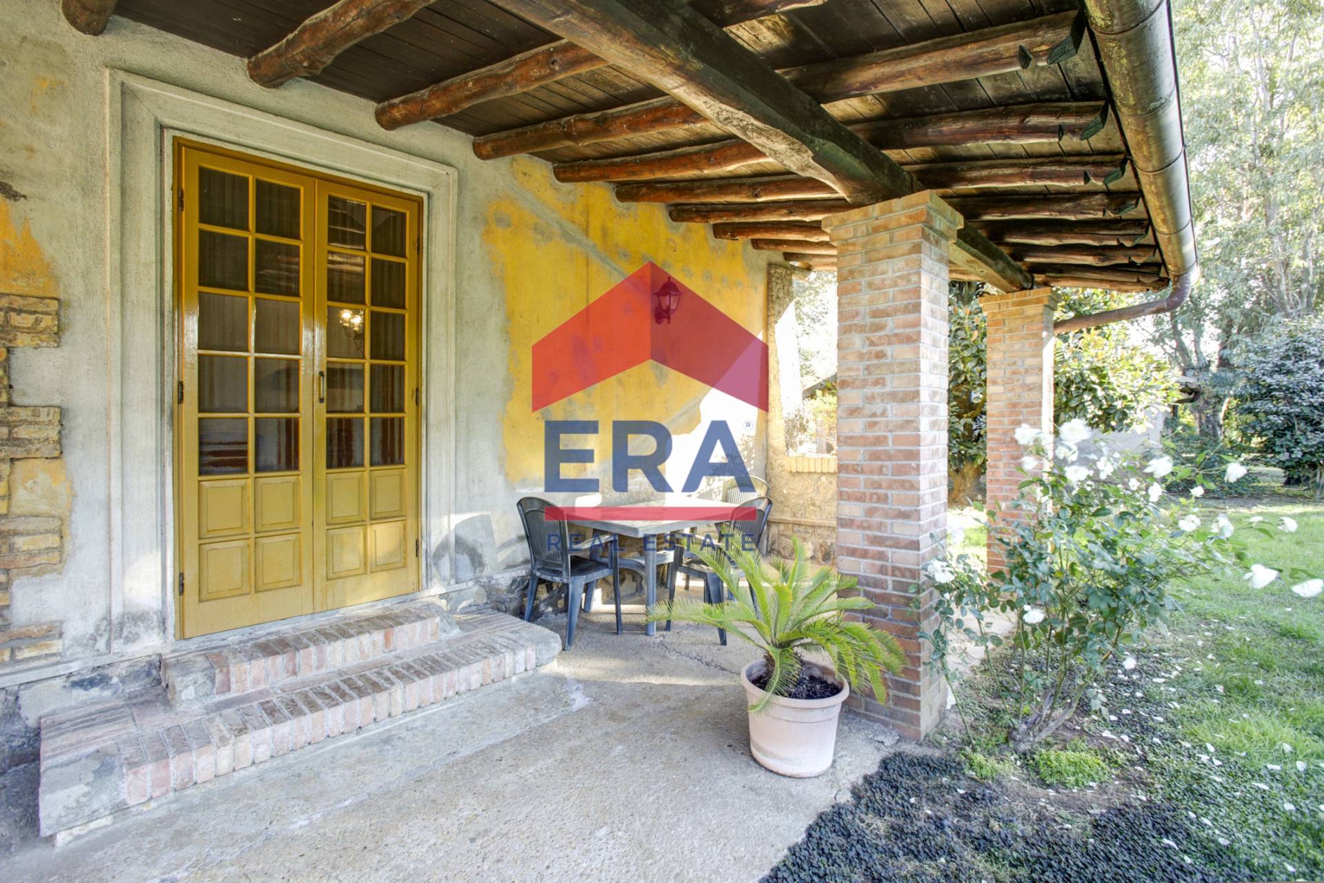 Cascina/Casale in vendita a Pomezia