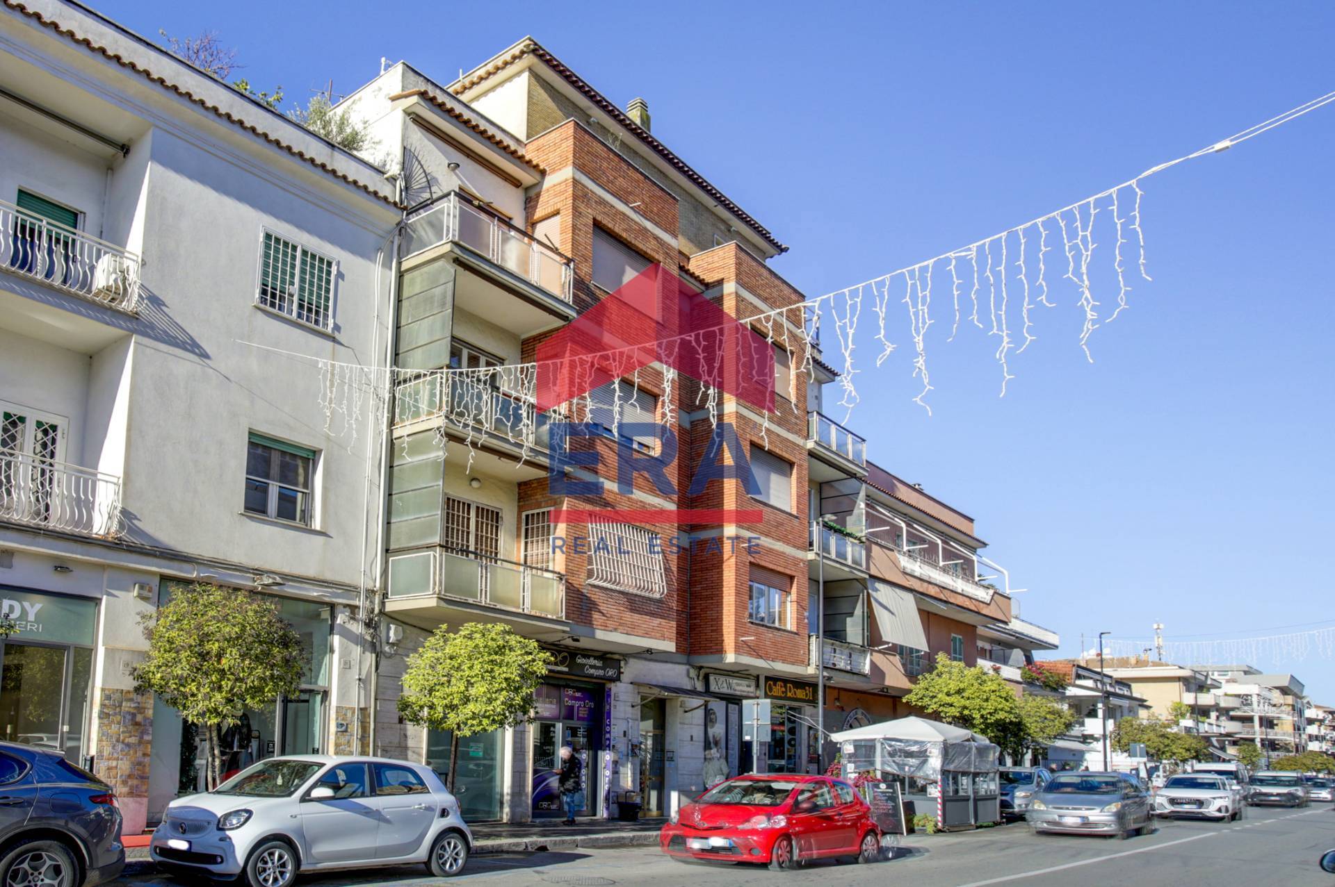 Appartamento in affitto a Pomezia, Centro