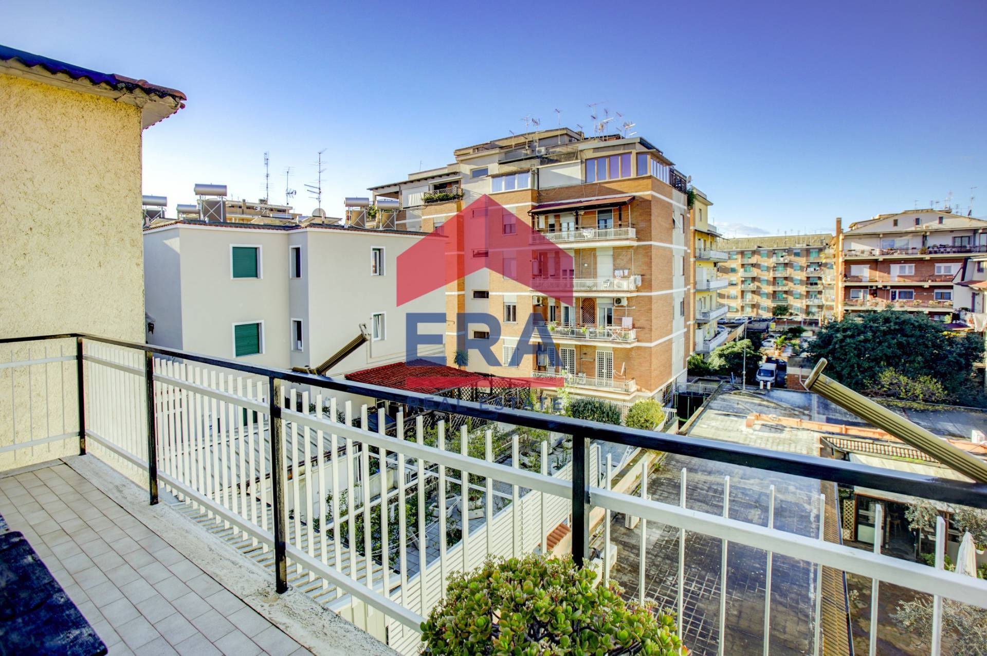 Appartamento in affitto a Pomezia, Centro