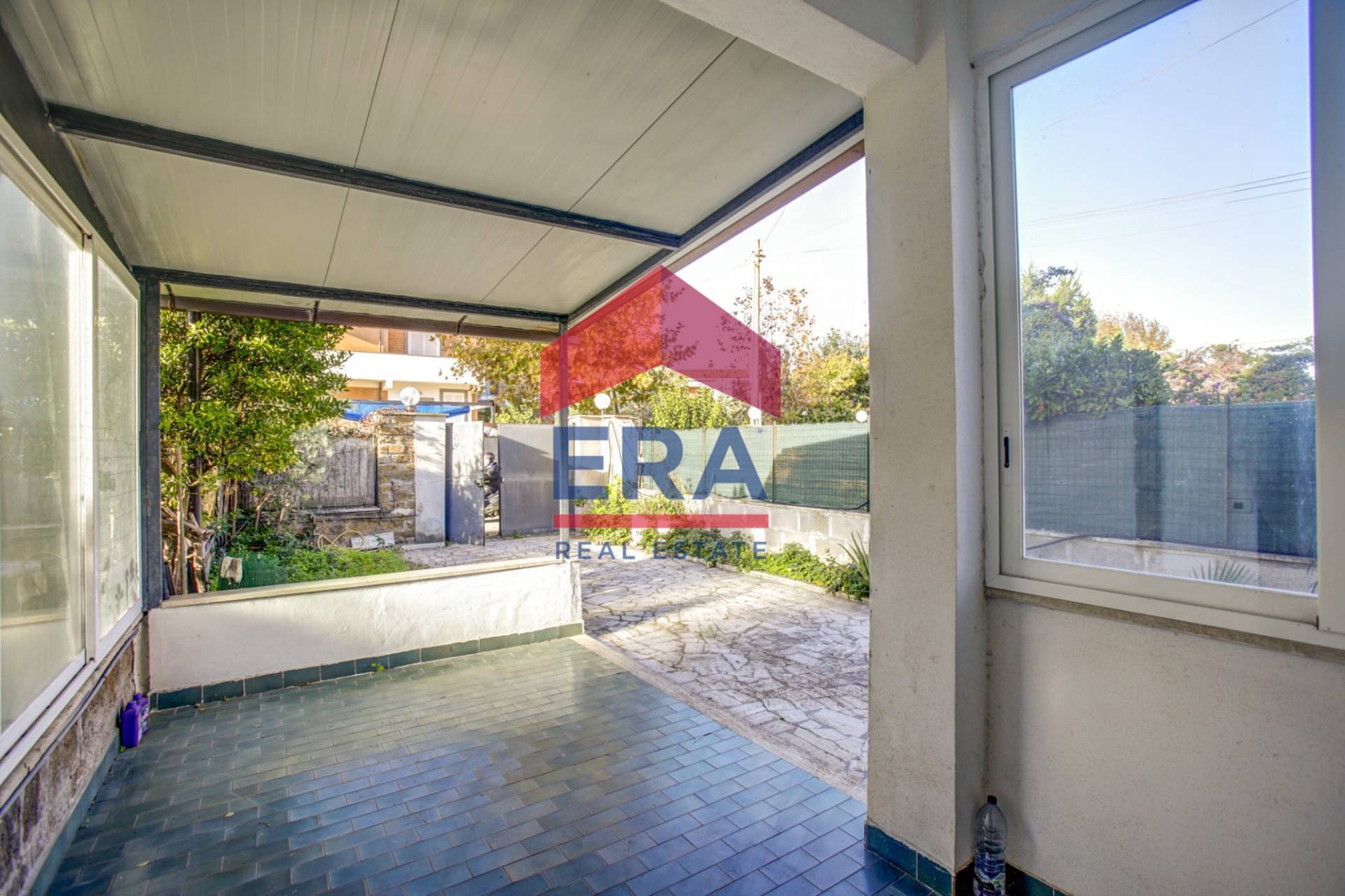 Porzione di villa in vendita a Ardea, Tor San Lorenzo Mare