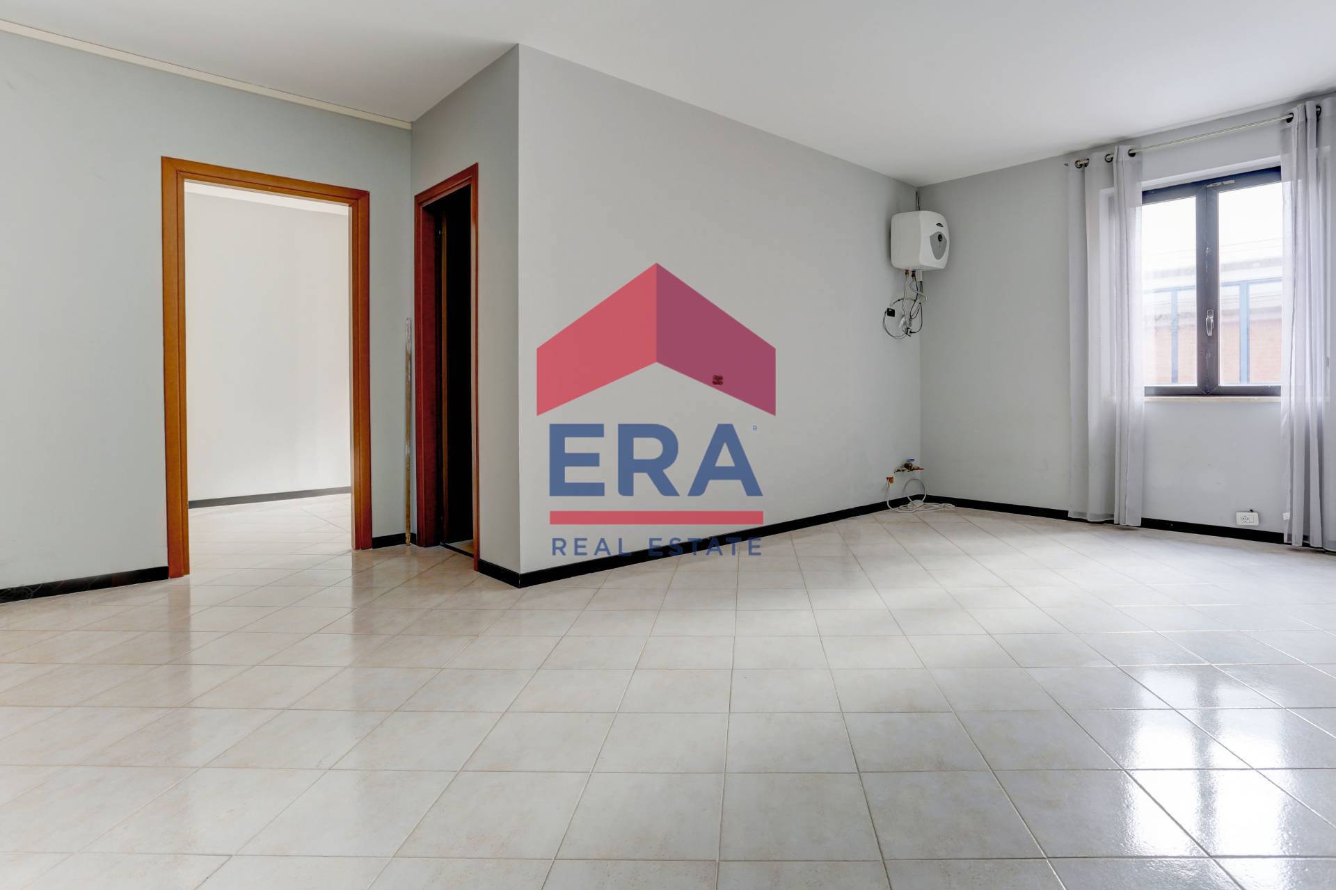 Ufficio in affitto a Pomezia, Centro