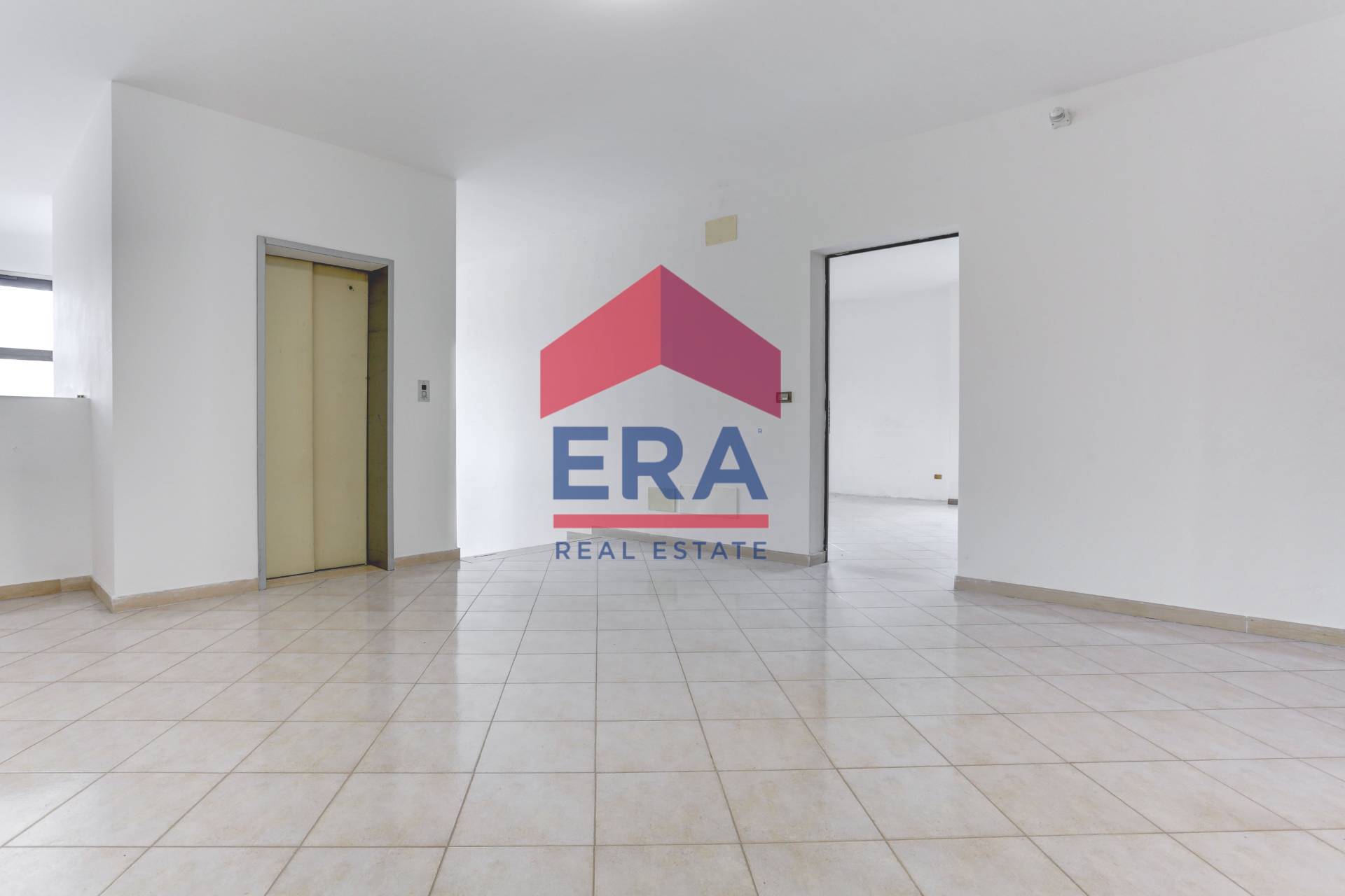 Ufficio in affitto a Pomezia, Centro