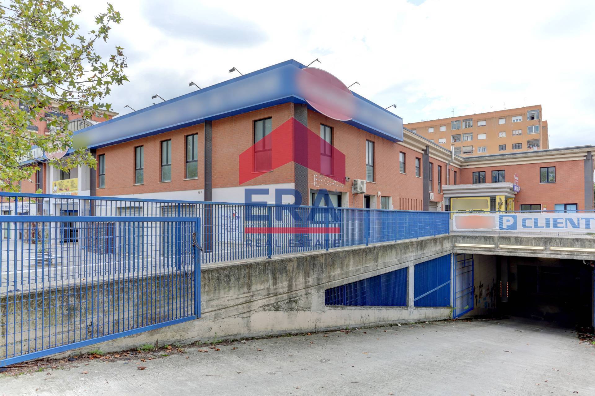 Commerciale Altro in vendita a Pomezia, Centro