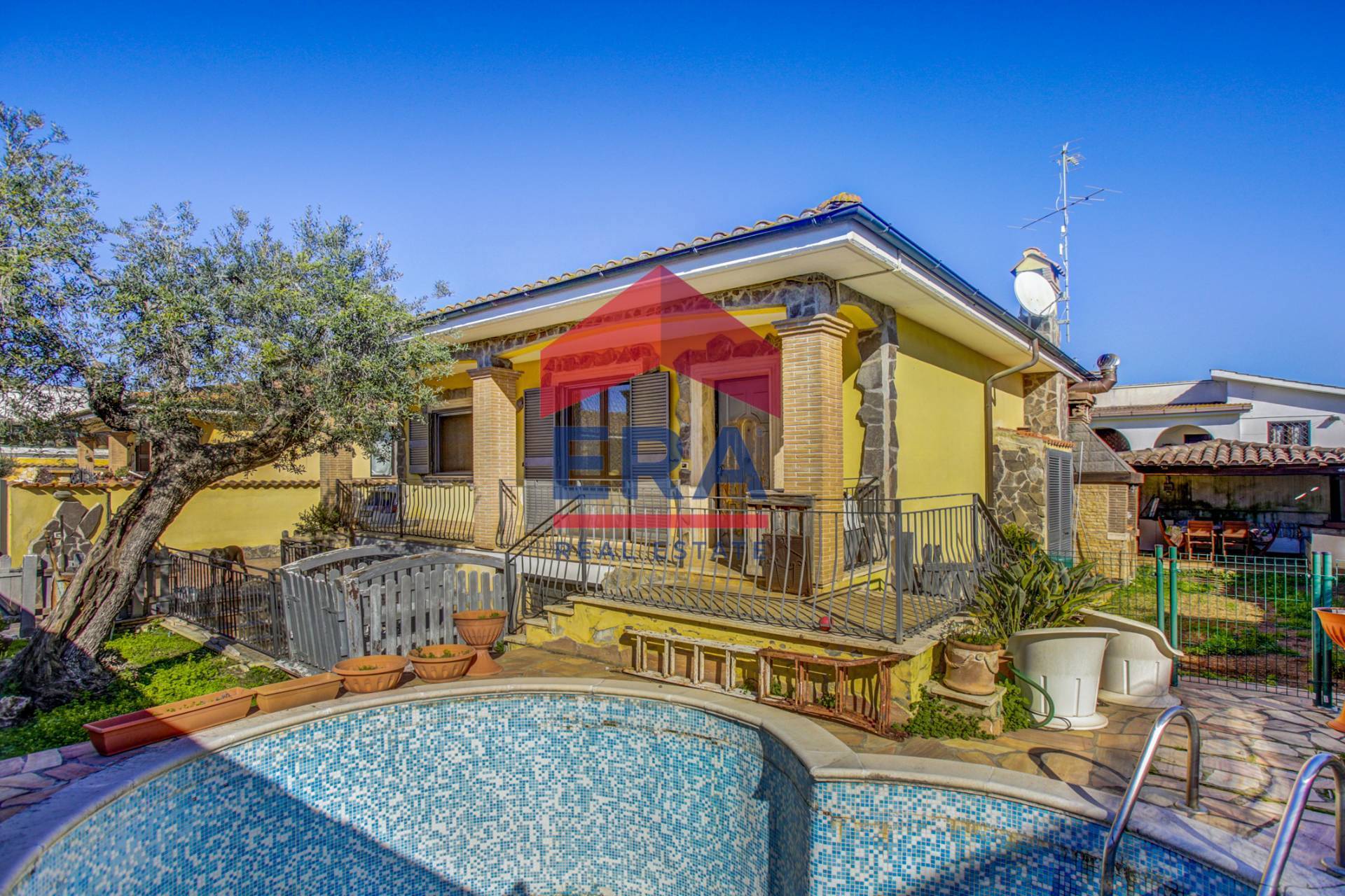 Villa singola in vendita a Ardea, Nuova Florida