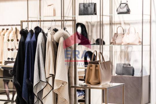 Attivit Commerciale in vendita a Pomezia, Centro