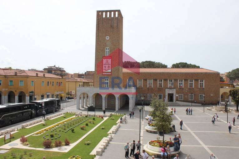 Attivit Commerciale in vendita a Pomezia, Centro