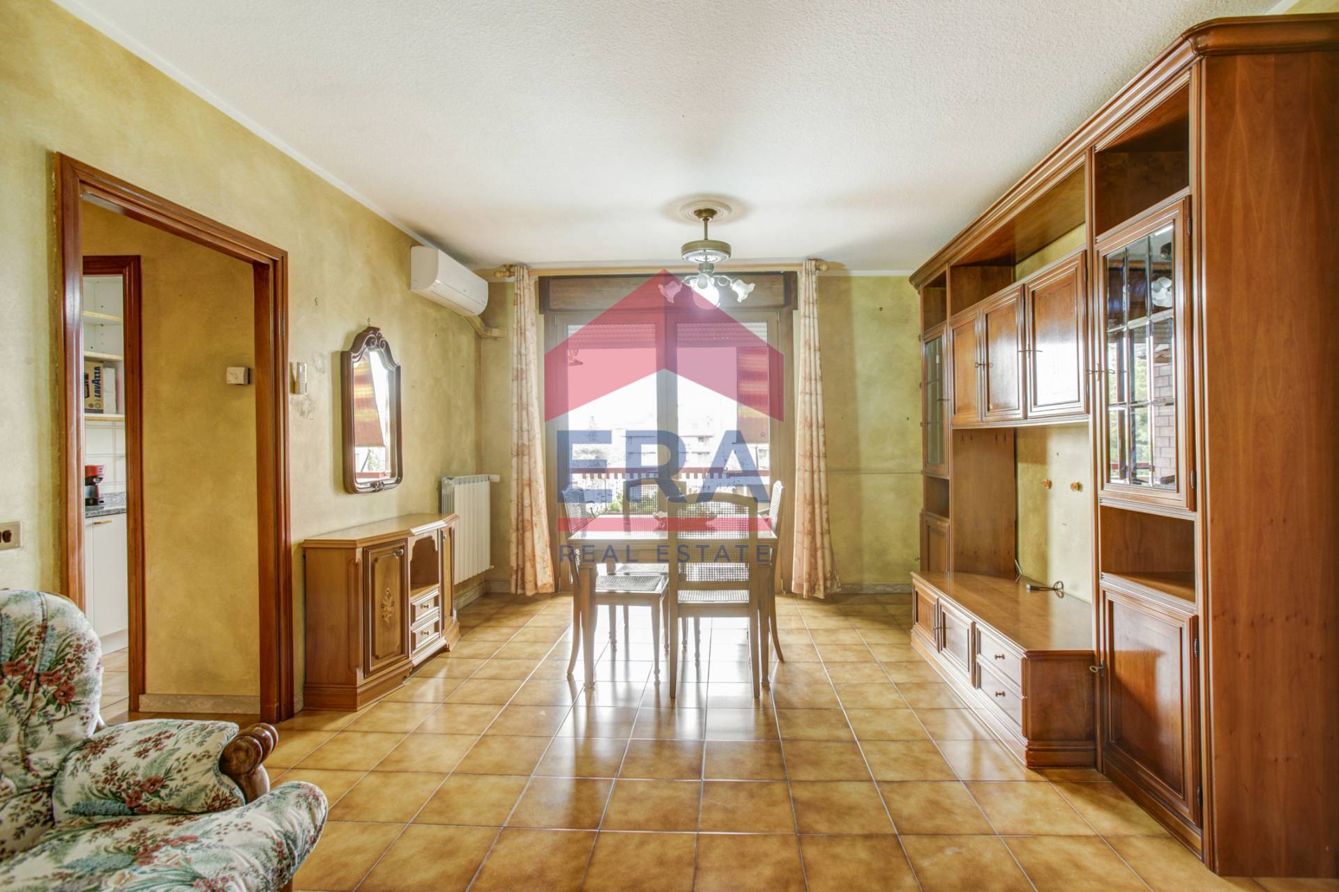 Appartamento in vendita a Pomezia, Centro