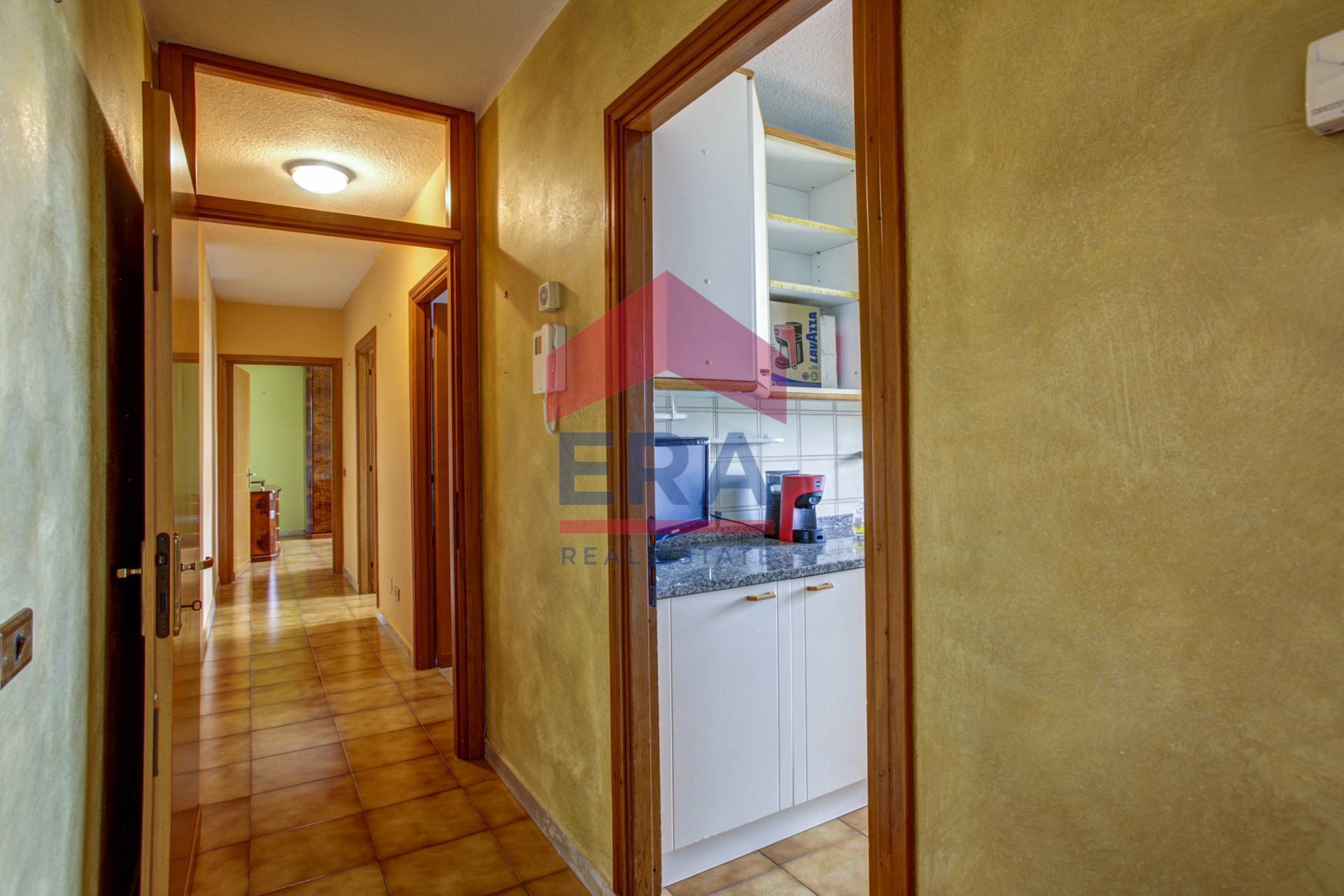 Appartamento in vendita a Pomezia, Centro