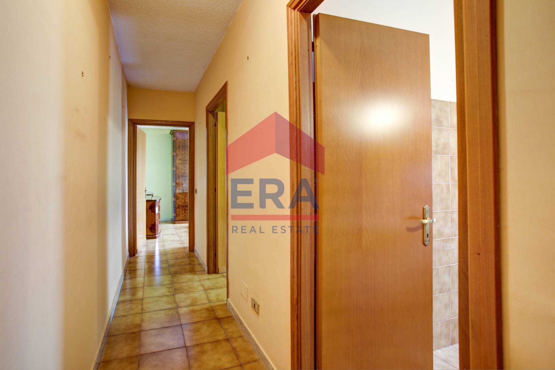 Appartamento in vendita a Pomezia, Centro