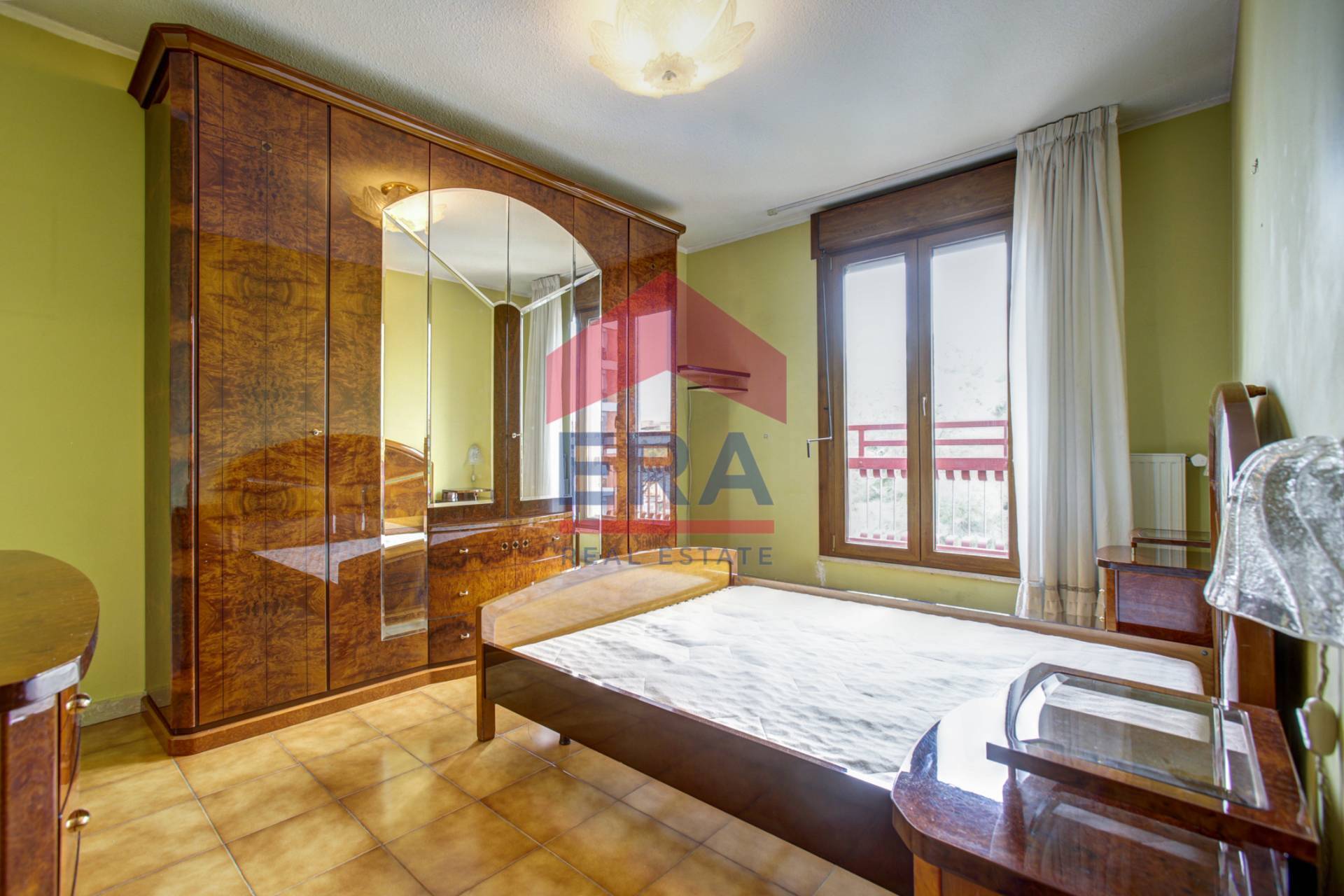 Appartamento in vendita a Pomezia, Centro