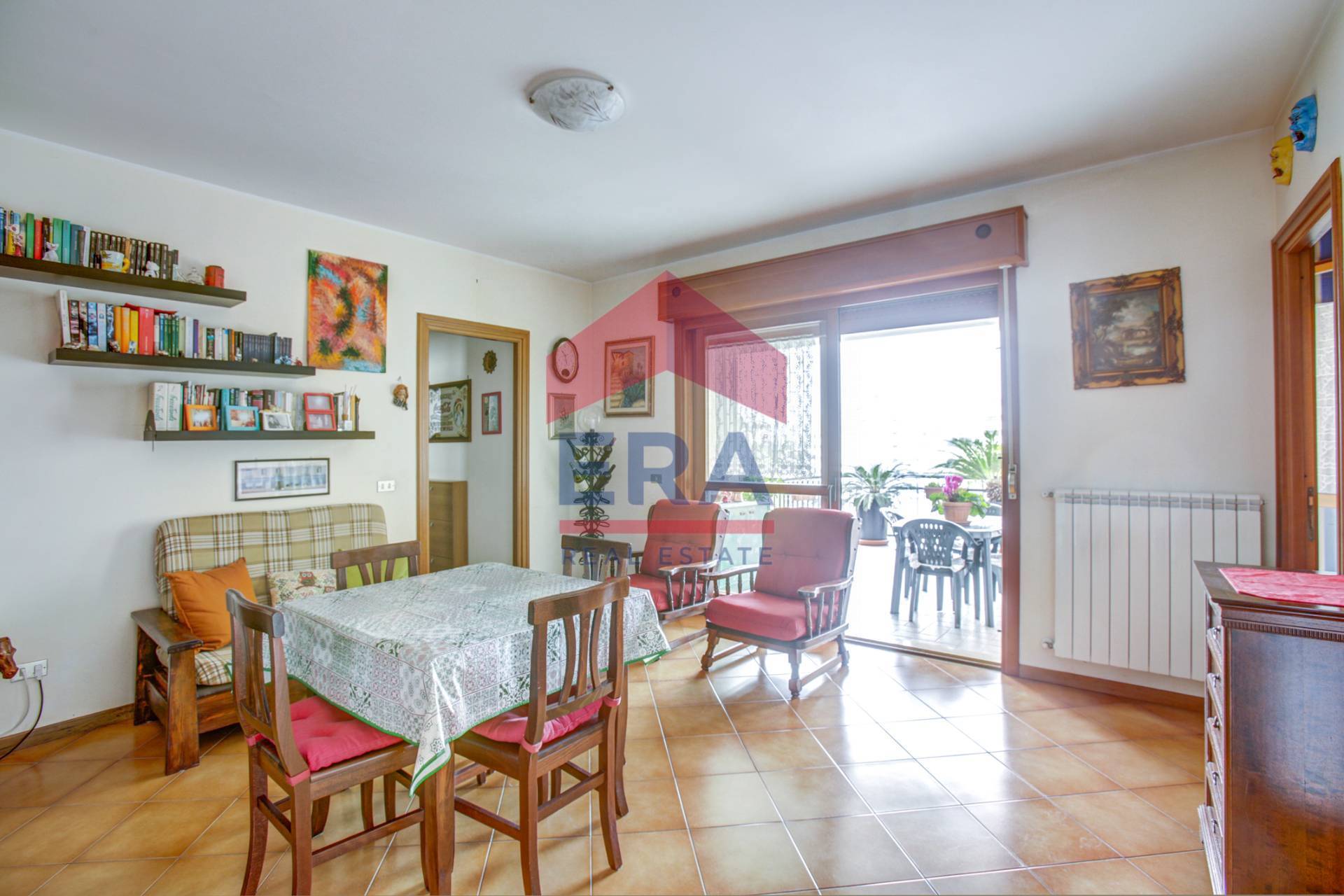 Attico/Mansarda in vendita a Pomezia, Centro