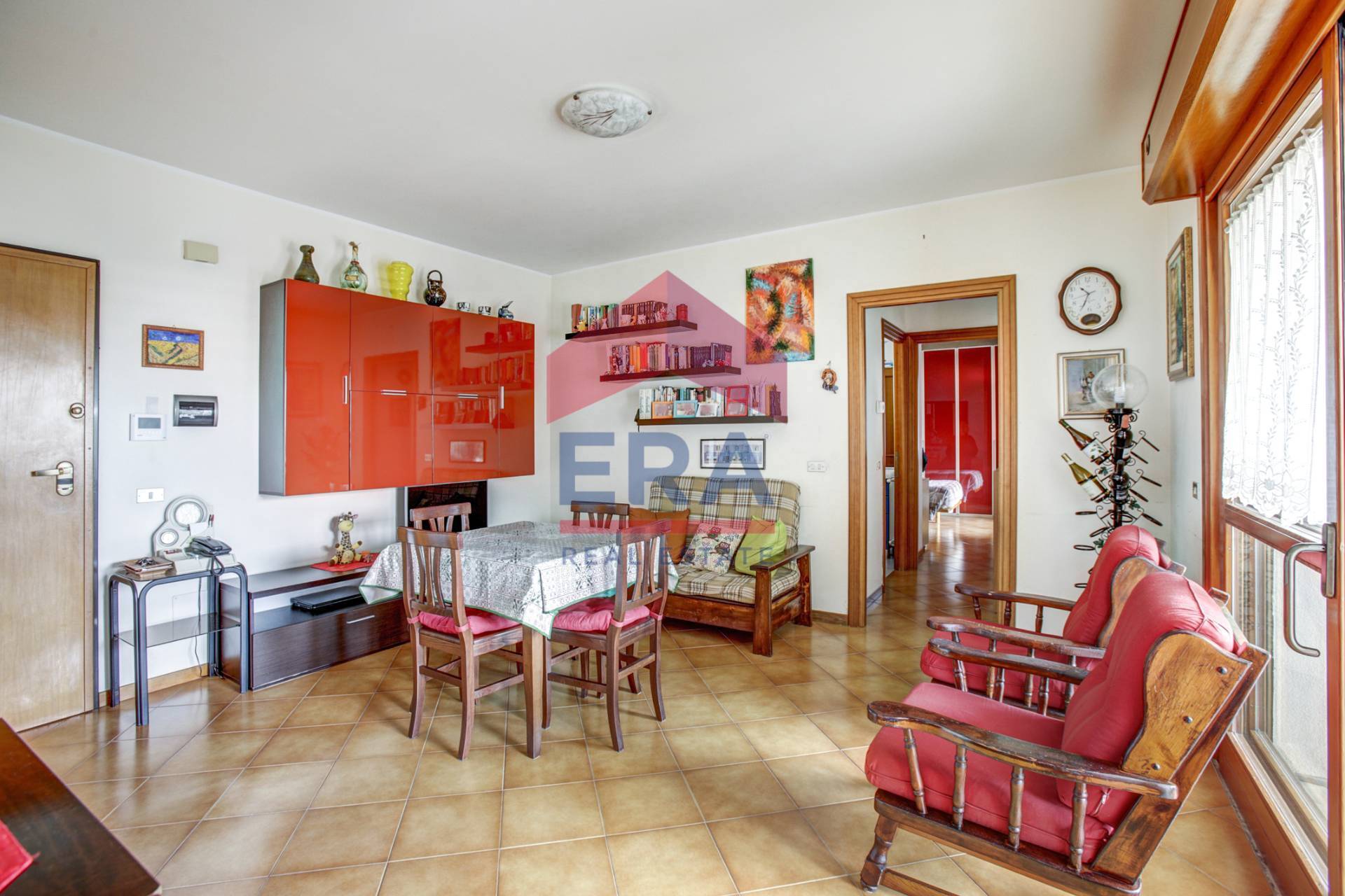 Attico/Mansarda in vendita a Pomezia, Centro