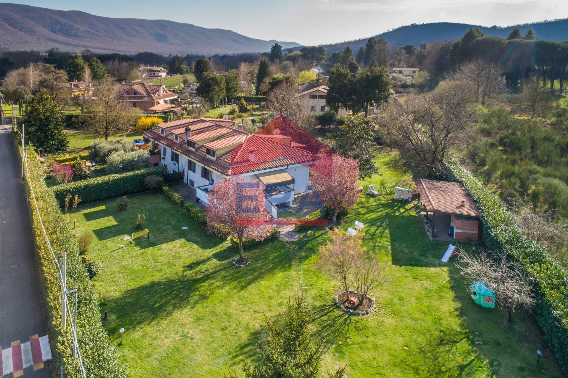 Villa bifamiliare in vendita a Rocca Priora