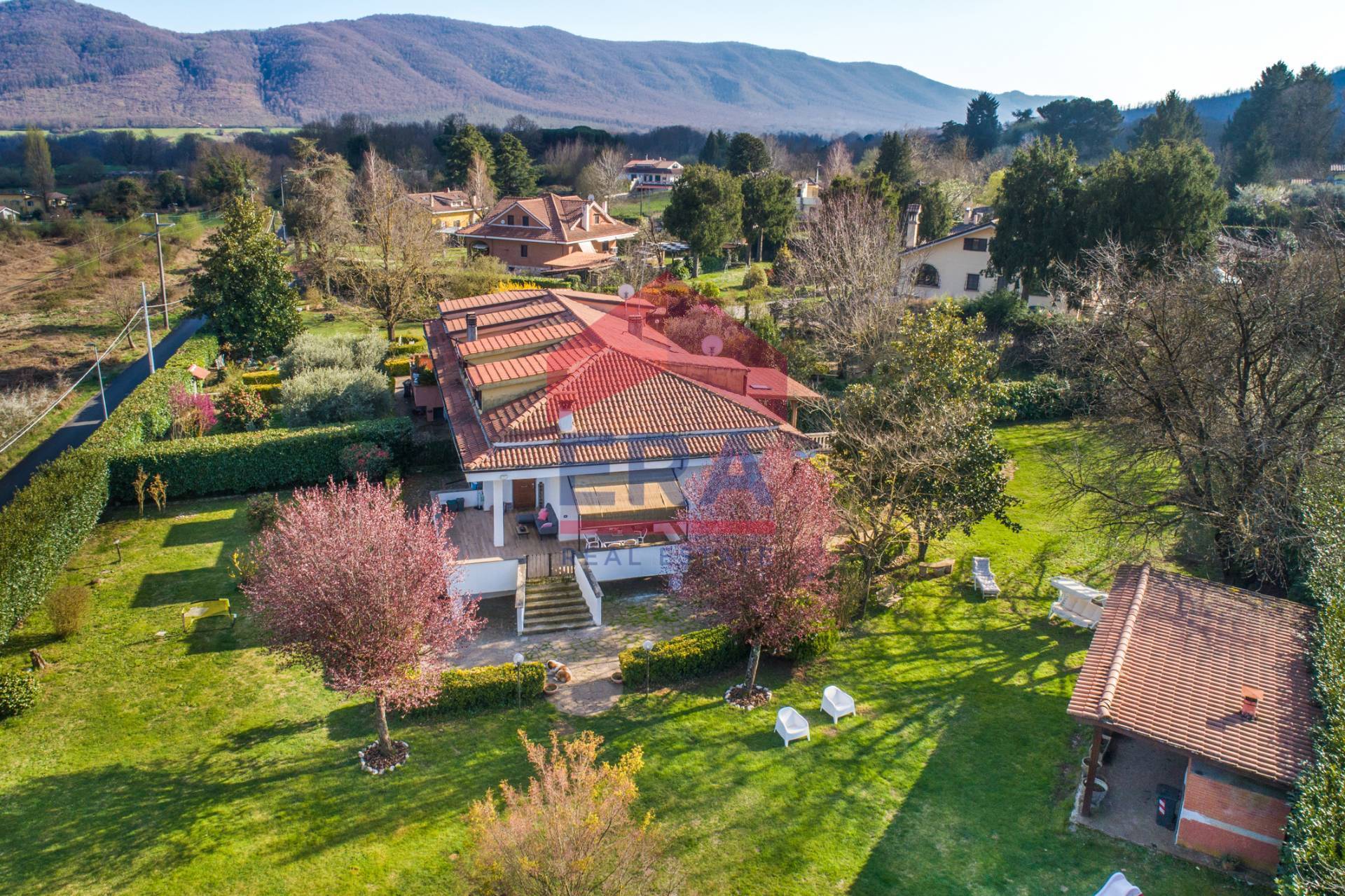 Villa bifamiliare in vendita a Rocca Priora