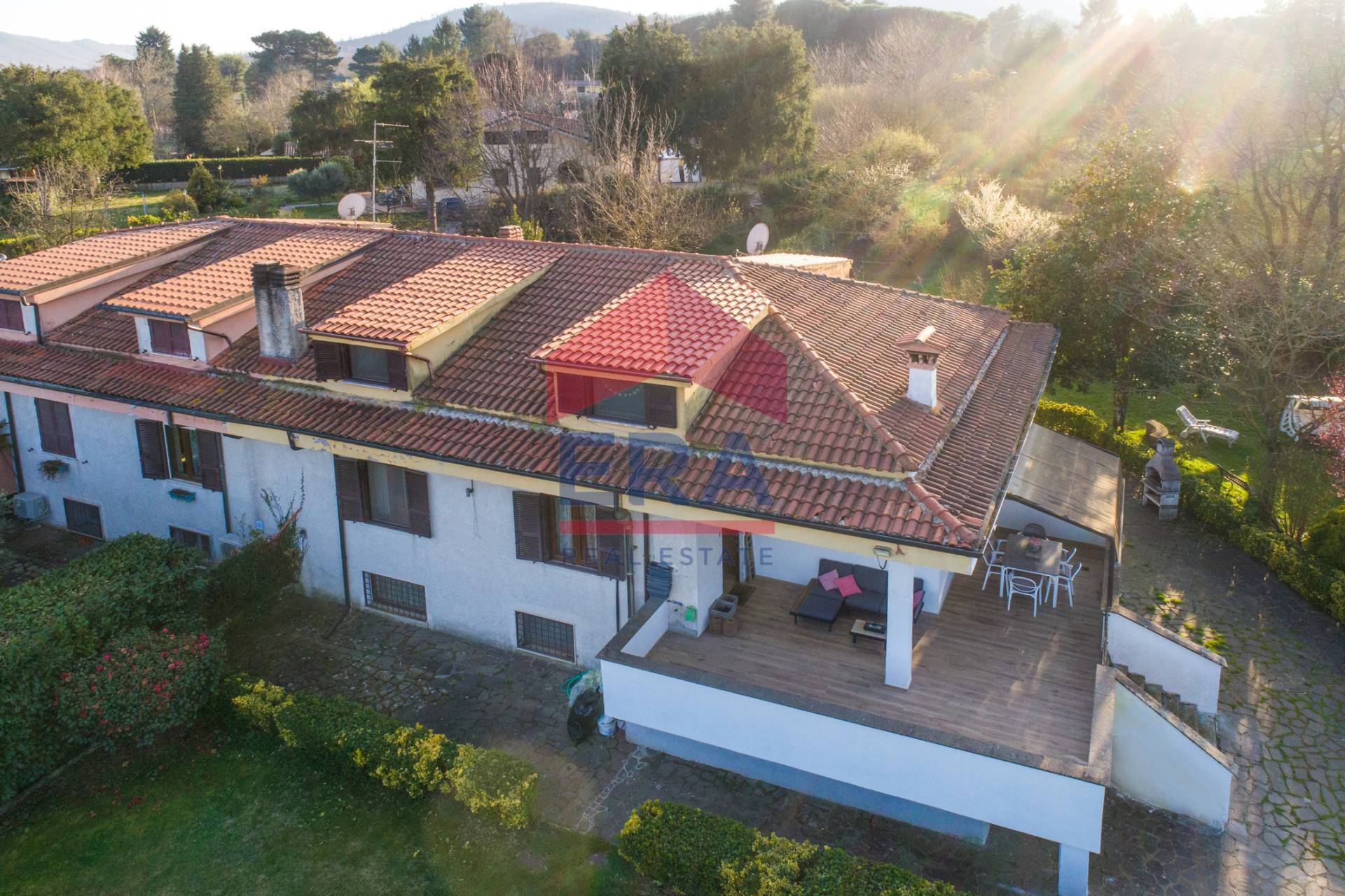 Villa bifamiliare in vendita a Rocca Priora